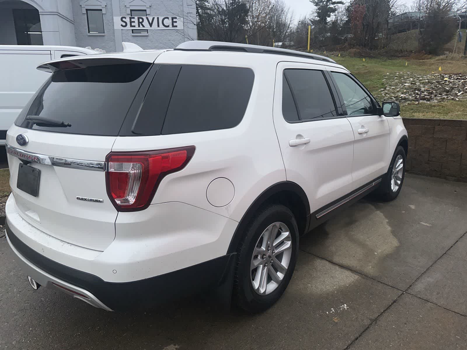 Thumbnail: 2016 Ford Explorer - 5