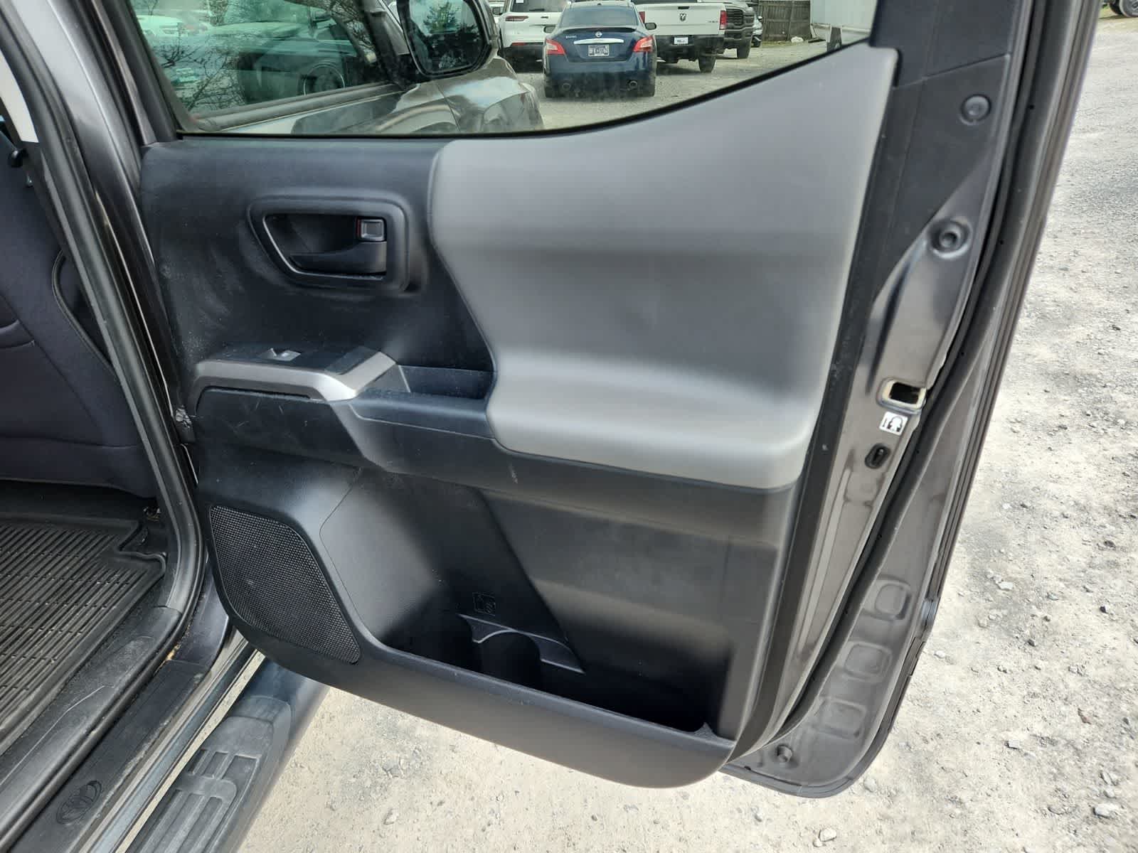 Thumbnail: 2019 Toyota Tacoma - 25