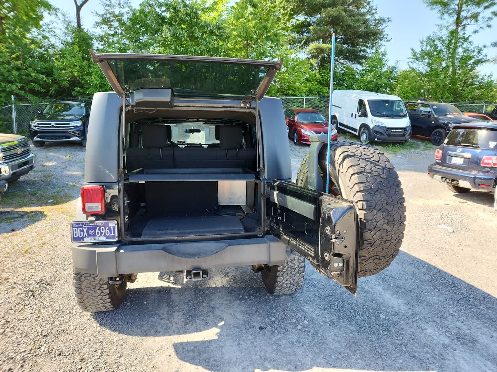 Thumbnail: 2010 Jeep Wrangler - 28