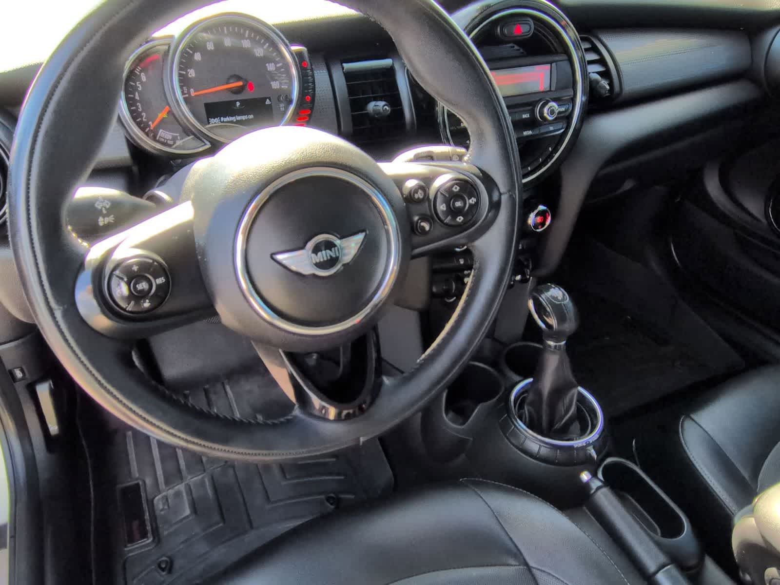 Thumbnail: 2015 MINI Cooper Hardtop - 10