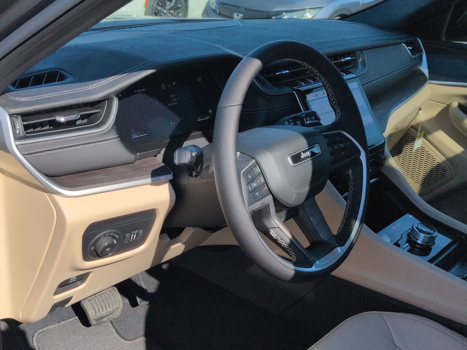 Thumbnail: 2025 Jeep Grand Cherokee L - 10