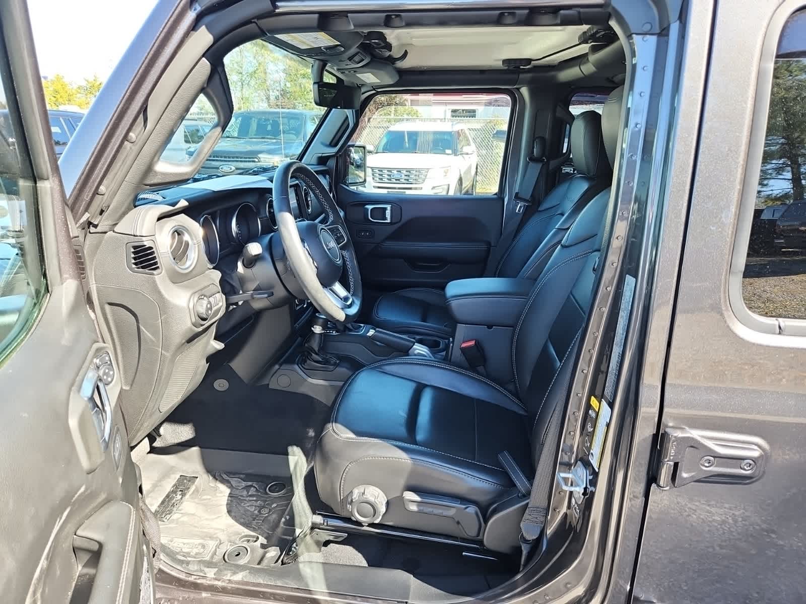 Thumbnail: 2021 Jeep Gladiator - 16