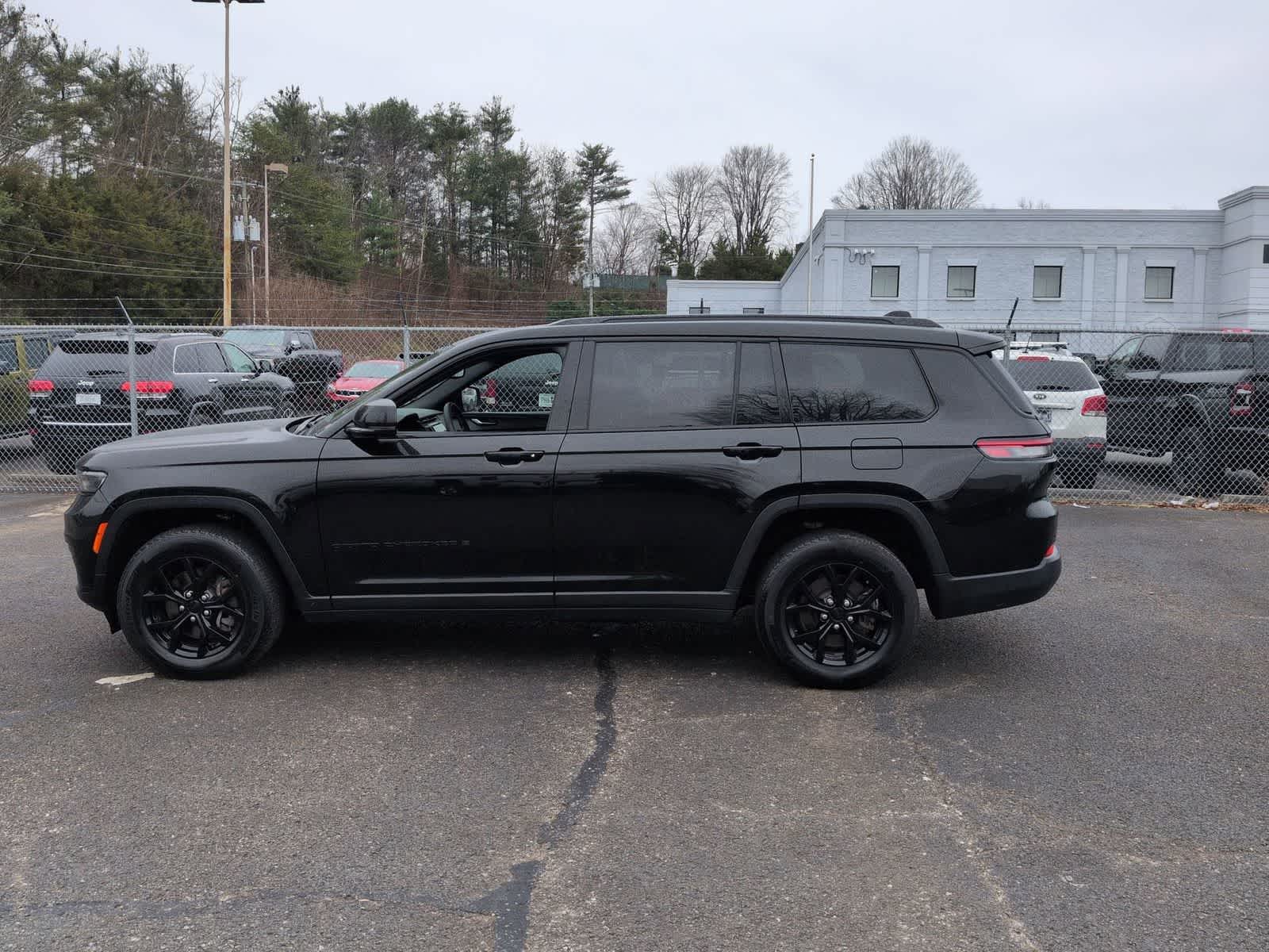 Thumbnail: 2024 Jeep Grand Cherokee L - 5