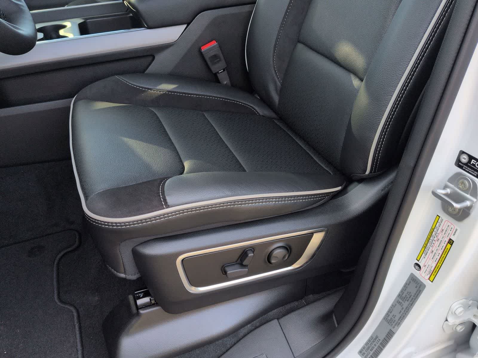 Thumbnail: 2026 RAM 1500 - 15