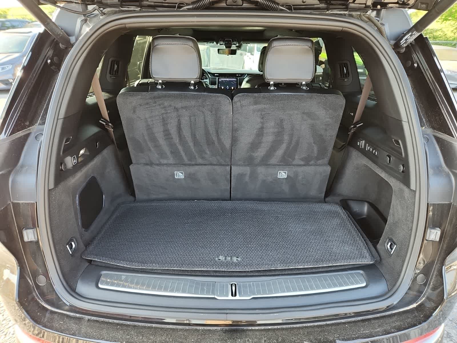 Thumbnail: 2021 Jeep Grand Cherokee L - 26