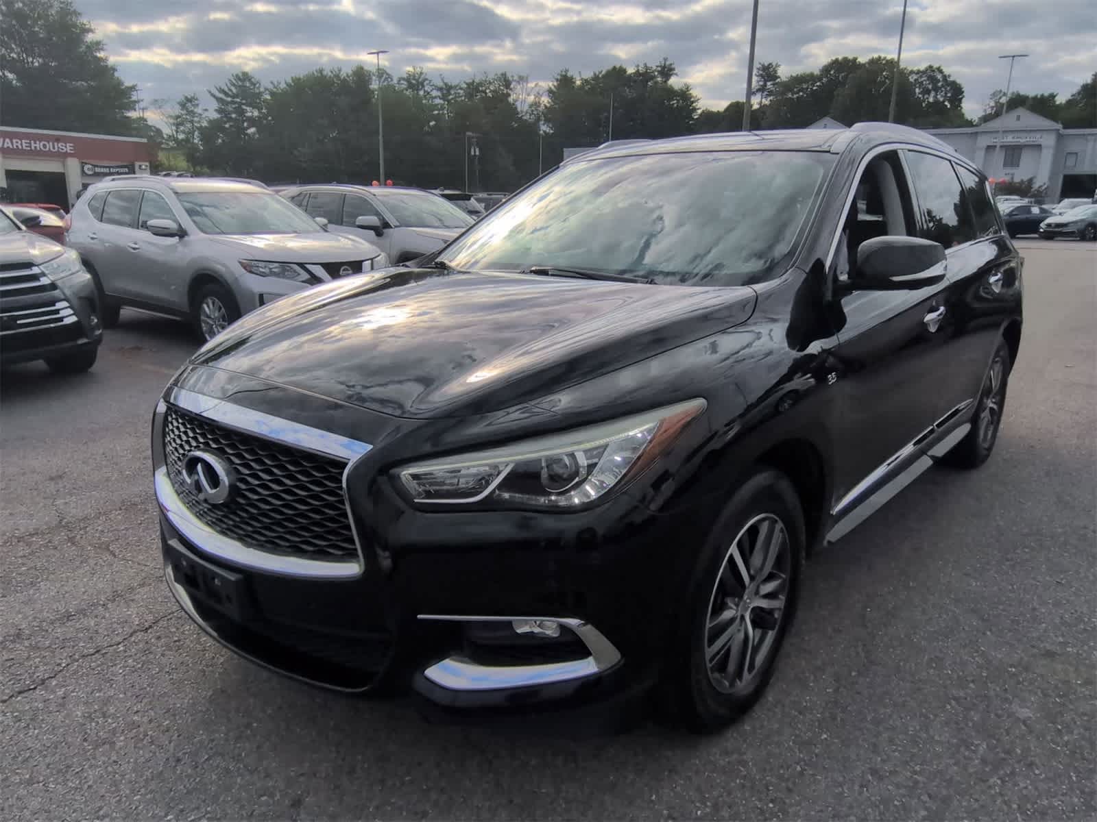 Thumbnail: 2019 INFINITI QX60 - 4
