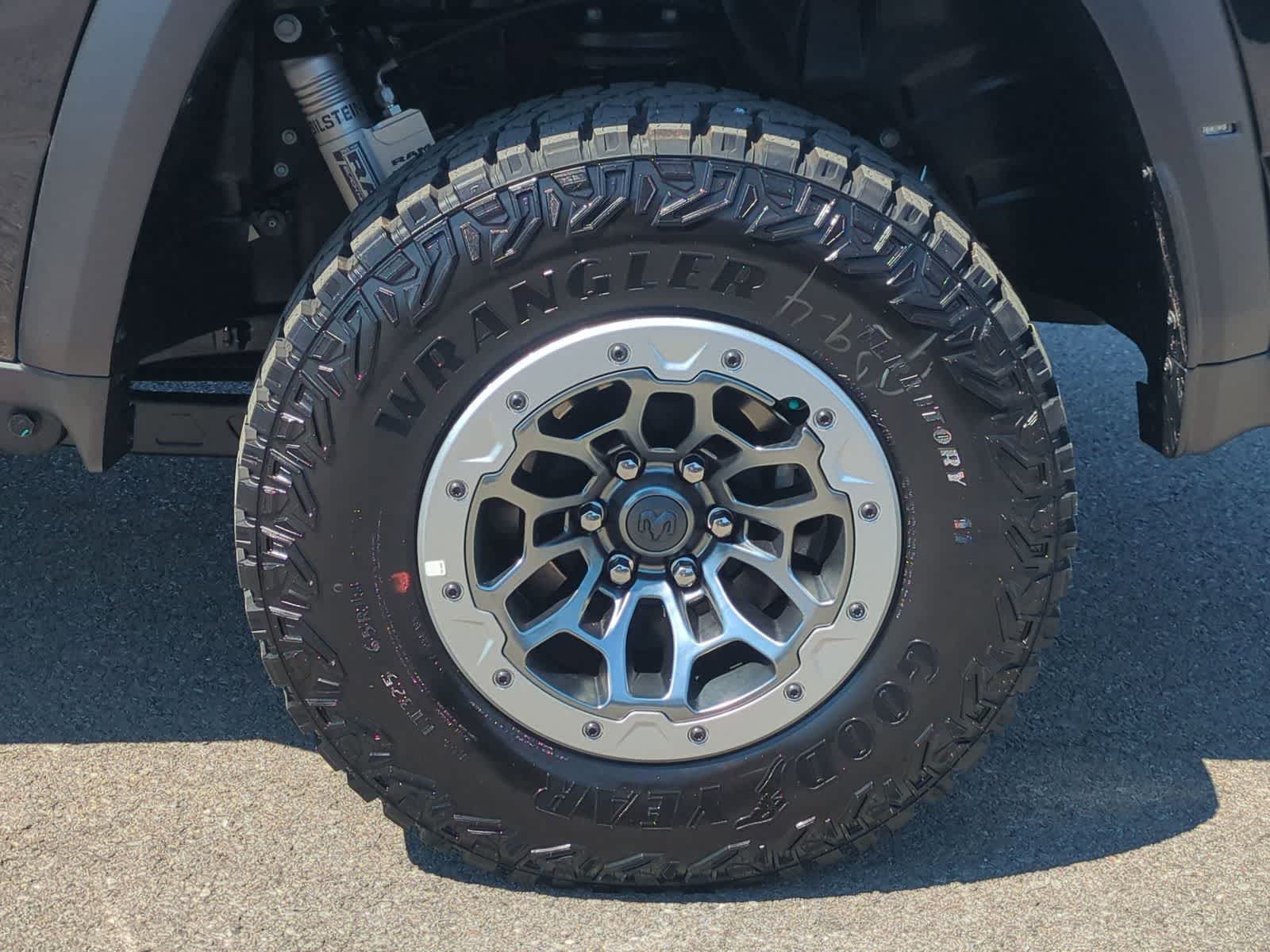 Thumbnail: 2026 RAM 1500 - 14