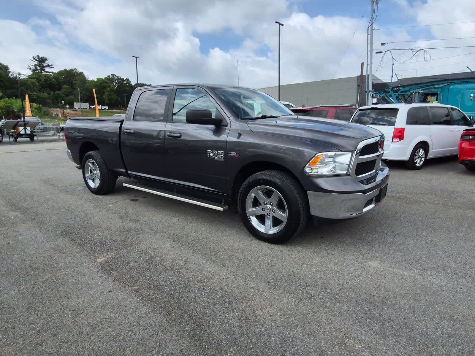 Thumbnail: 2019 RAM 1500 Classic - 8