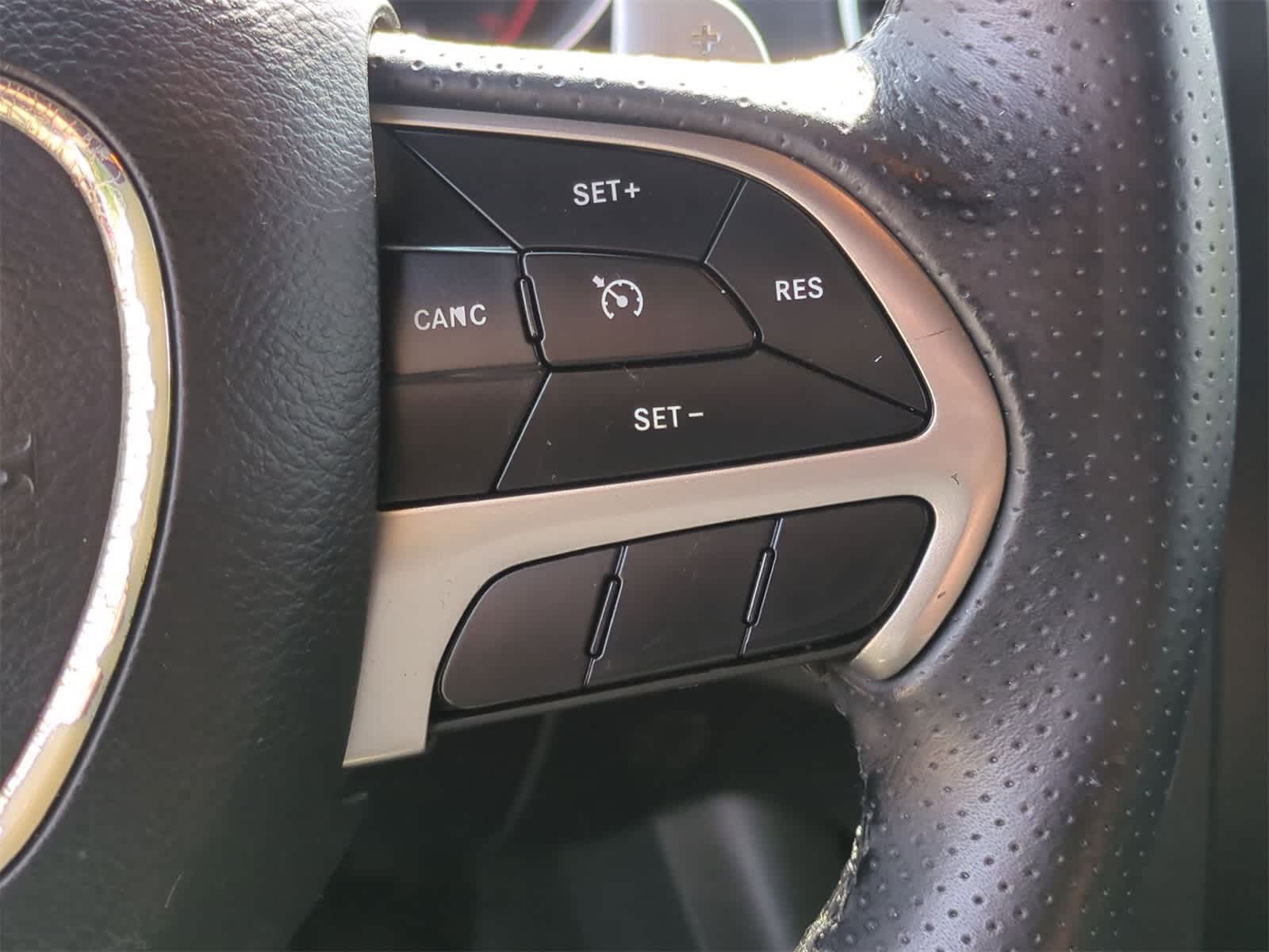 Thumbnail: 2020 Dodge Durango - 24