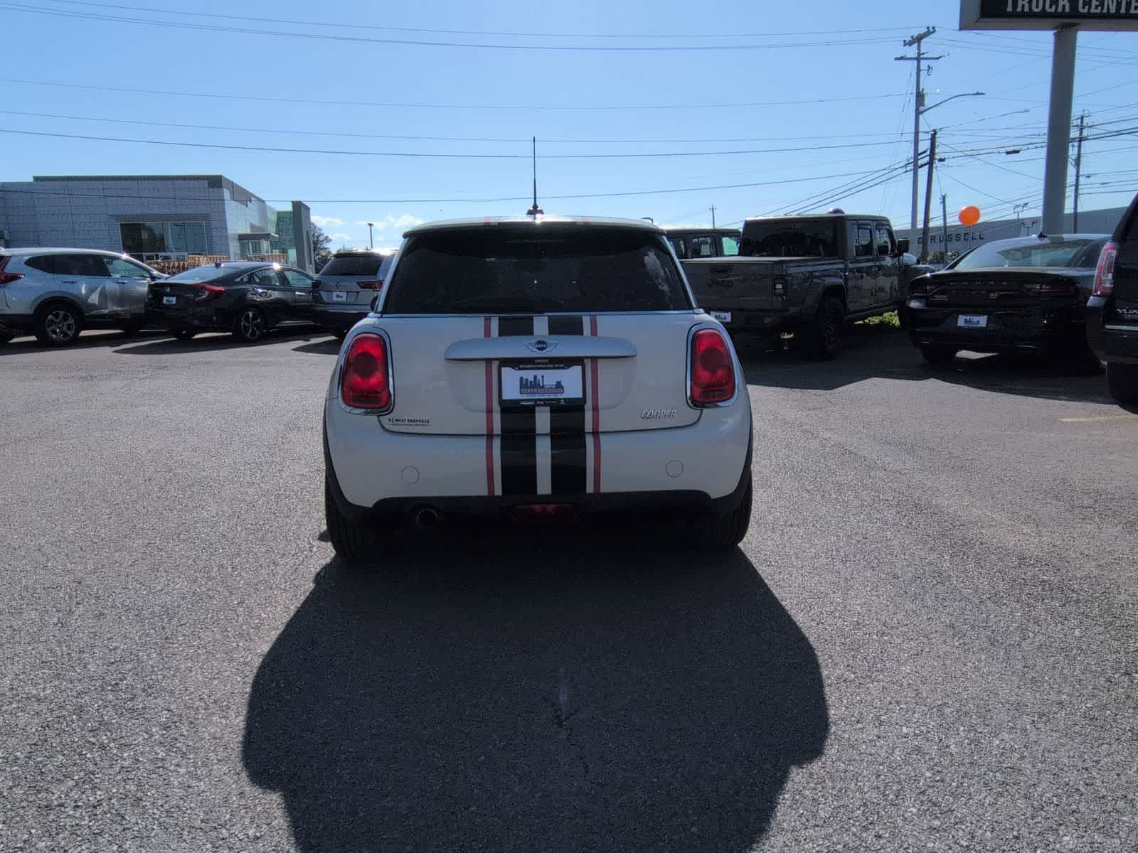Thumbnail: 2015 MINI Cooper Hardtop - 7