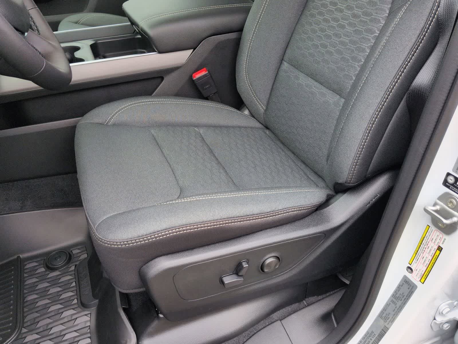 Thumbnail: 2026 RAM 1500 - 16