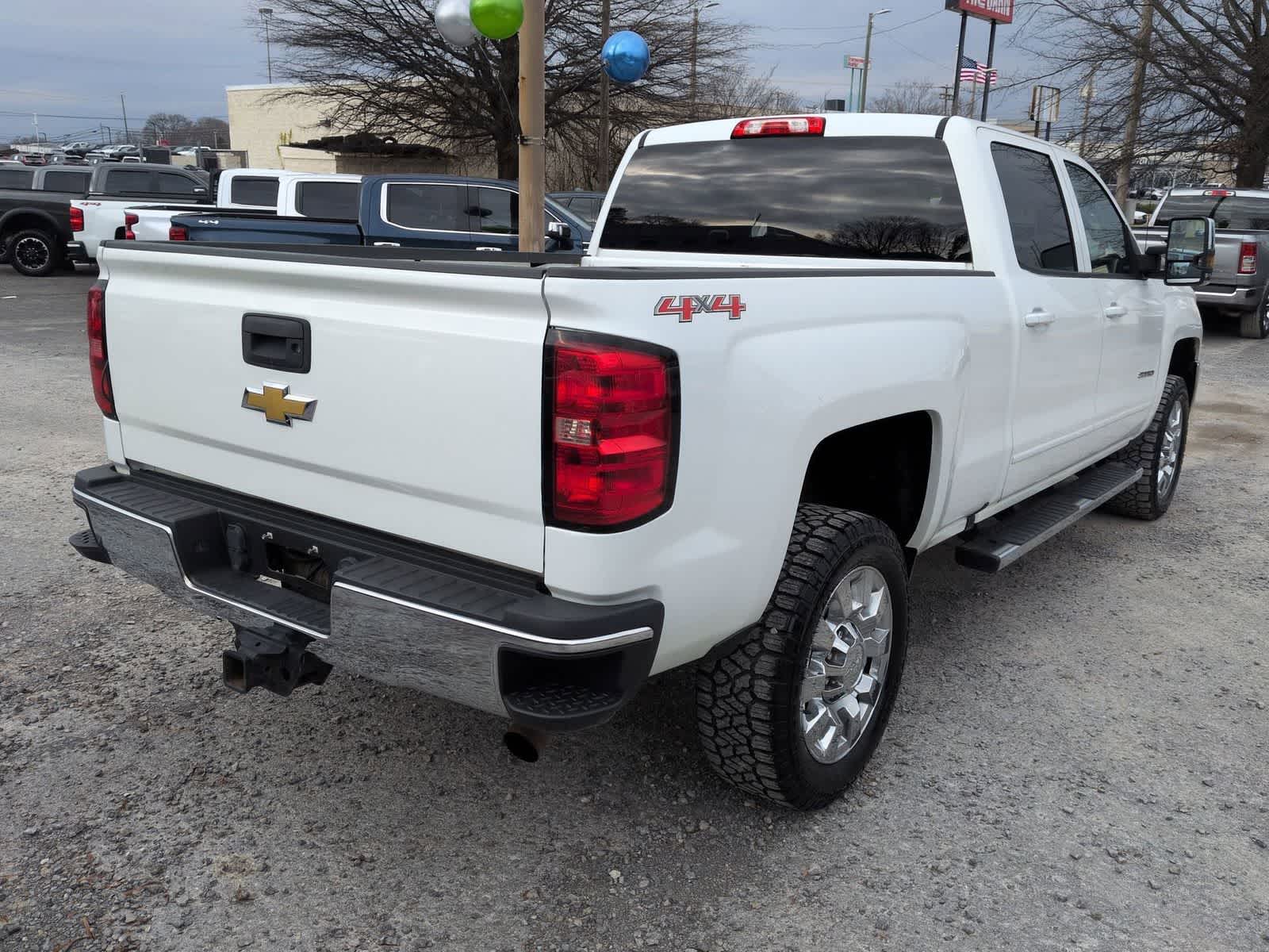 Thumbnail: 2017 Chevrolet Silverado 2500 - 8