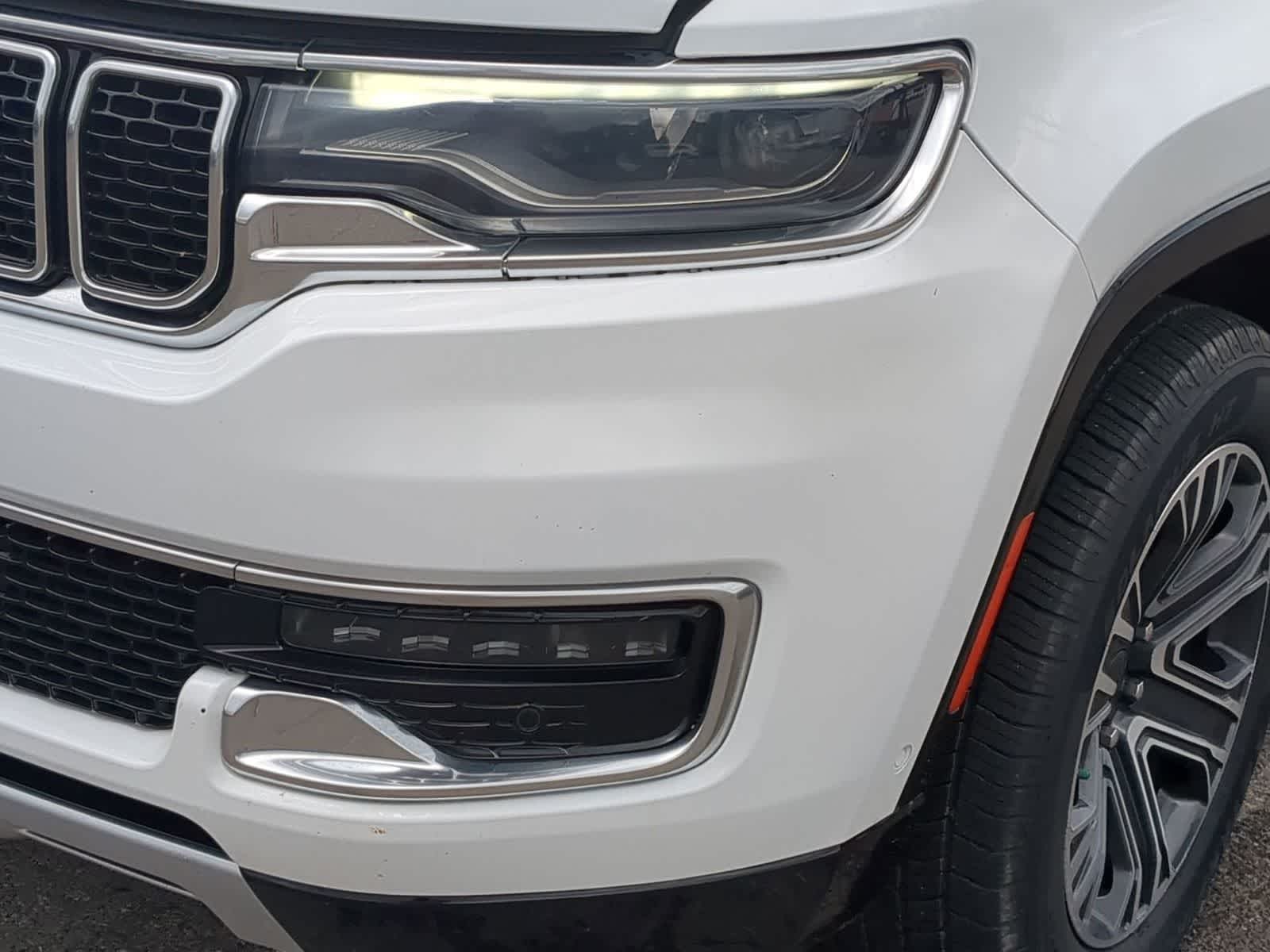 Thumbnail: 2023 Jeep Wagoneer - 11