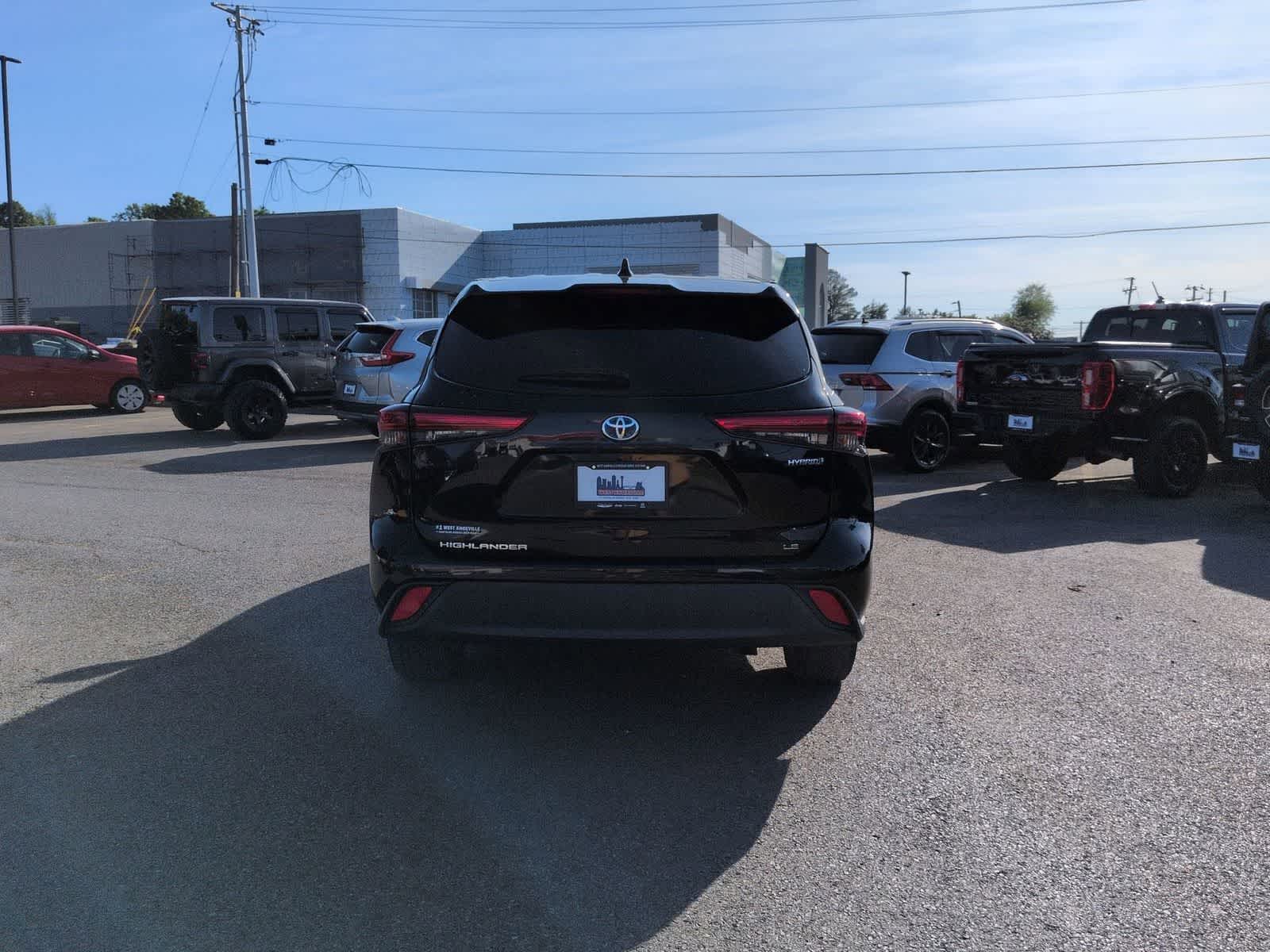 Thumbnail: 2021 Toyota Highlander - 7