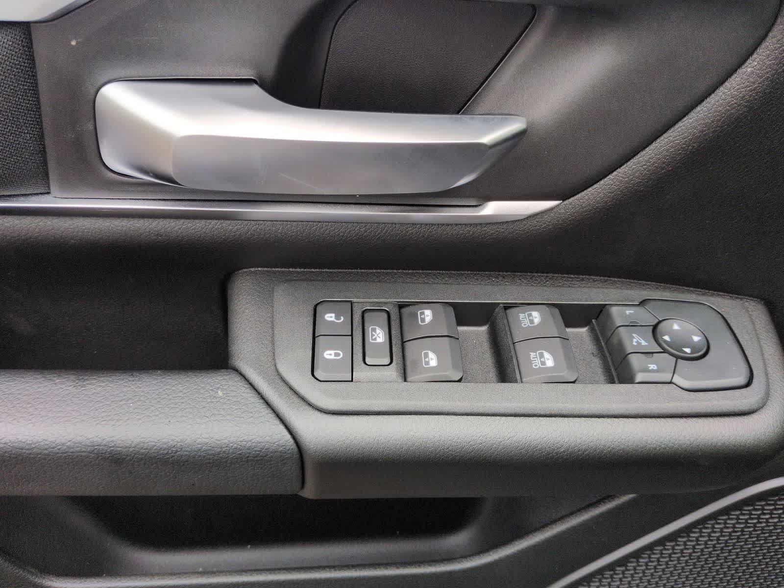 Thumbnail: 2026 RAM 1500 - 17