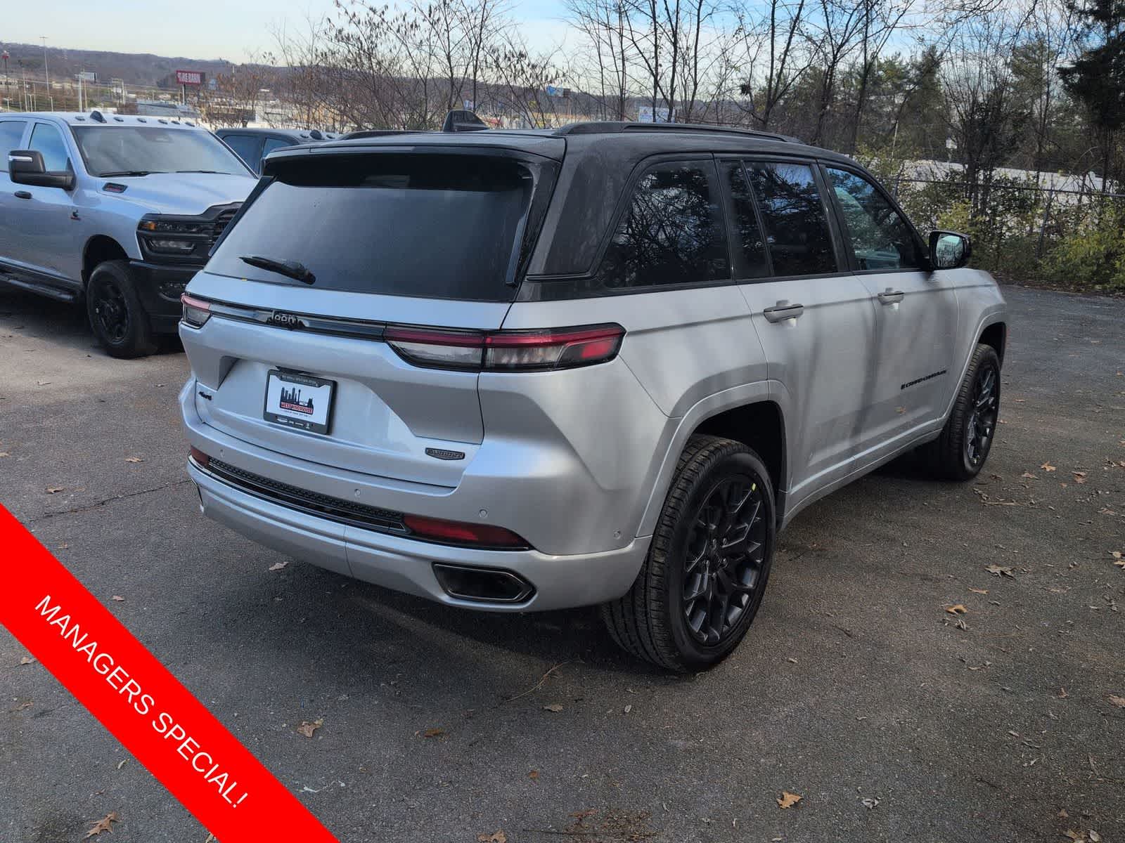 Thumbnail: 2025 Jeep Grand Cherokee - 8