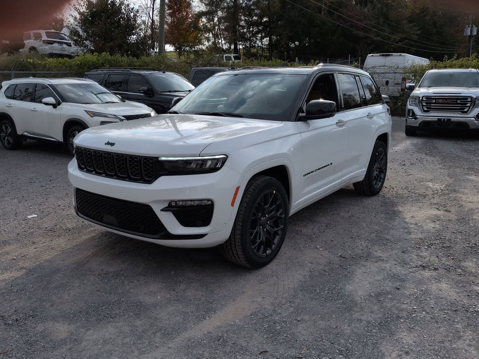 Thumbnail: 2025 Jeep Grand Cherokee - 4