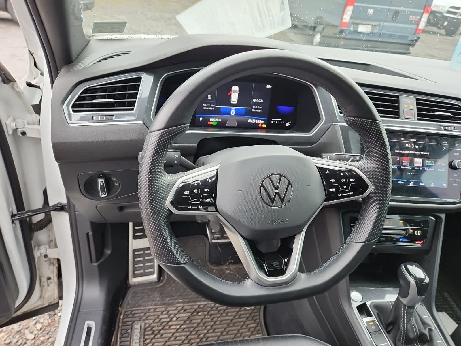 Thumbnail: 2022 Volkswagen Tiguan - 12