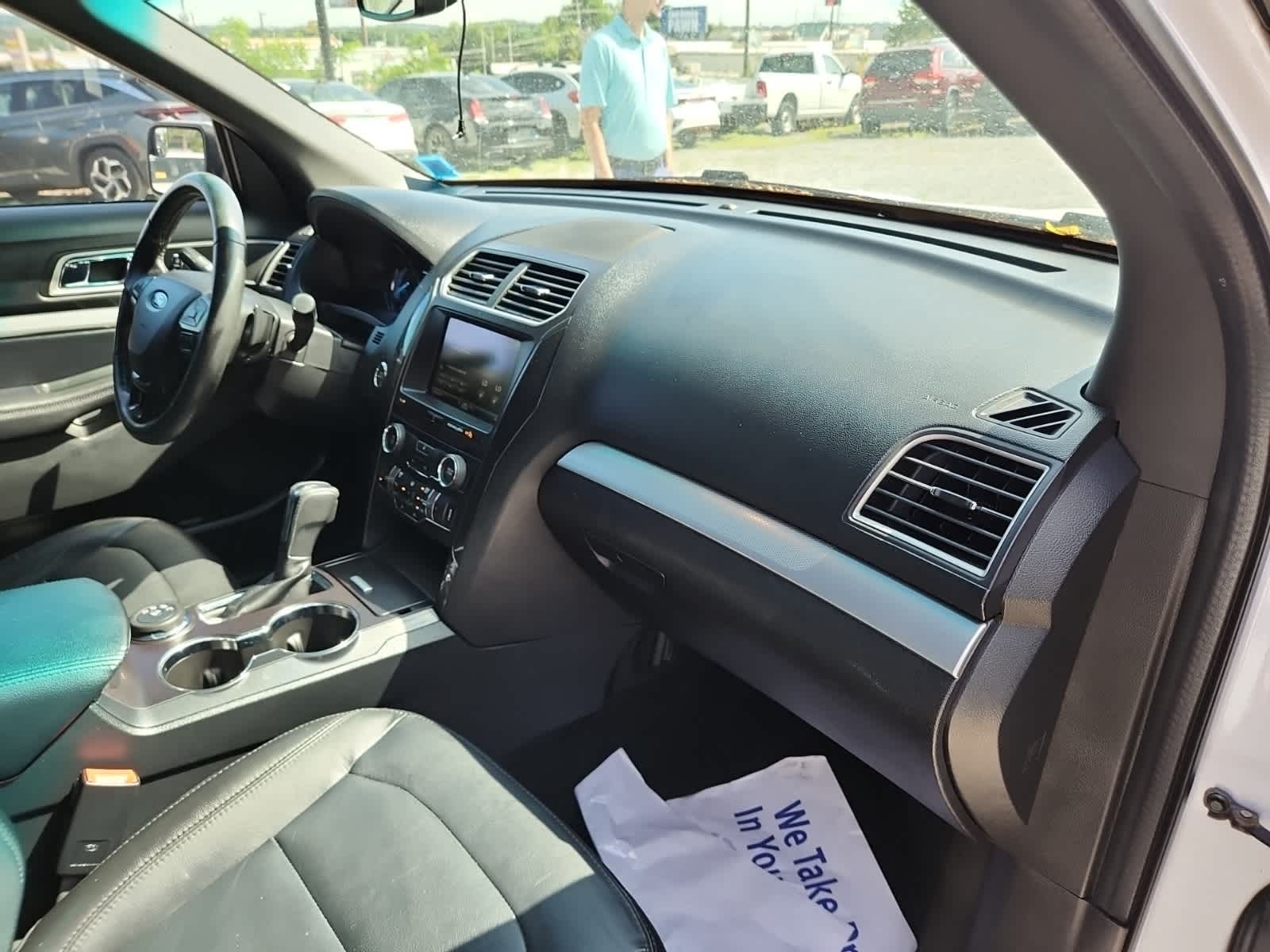 Thumbnail: 2016 Ford Explorer - 17