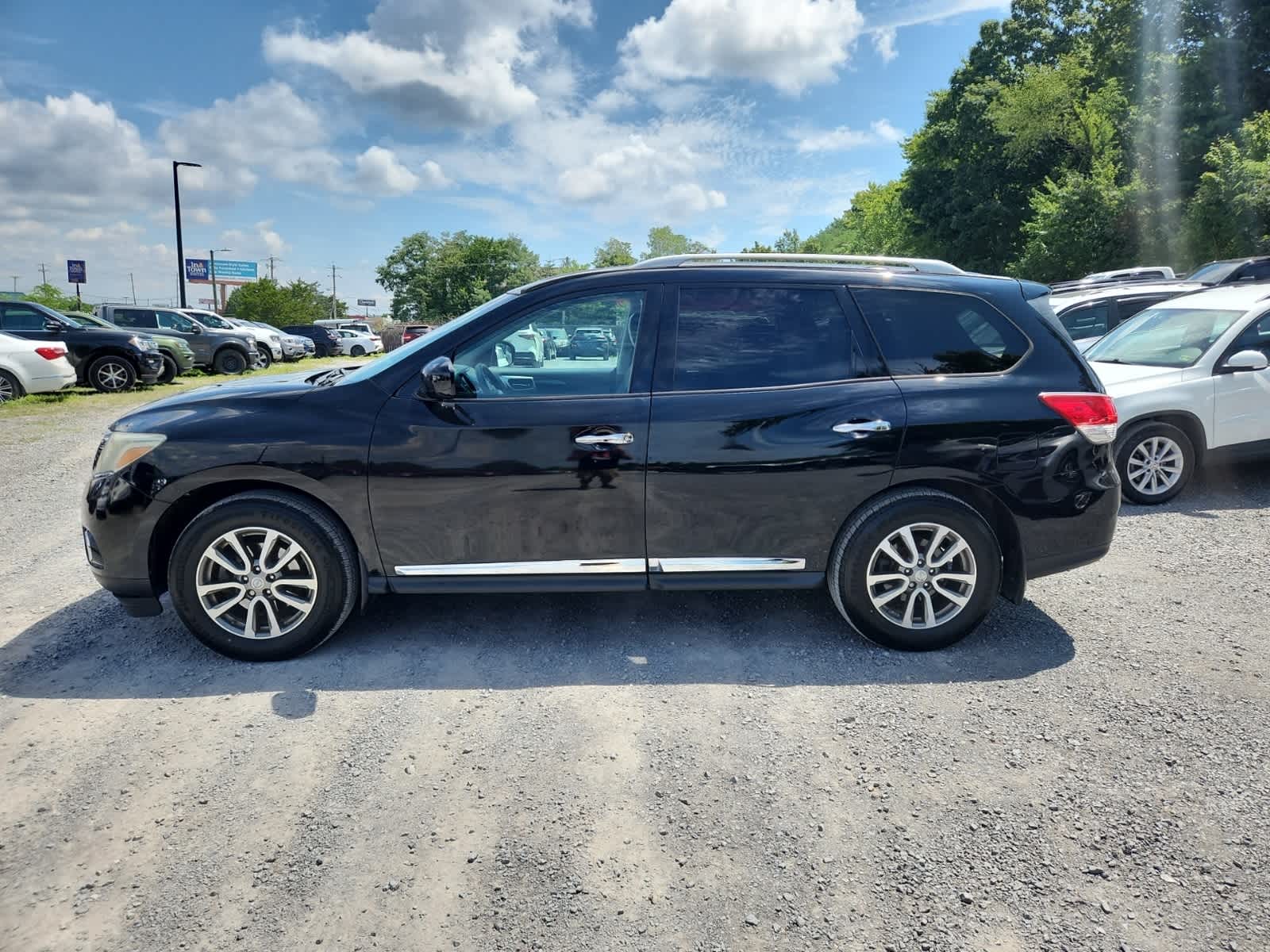 Thumbnail: 2013 Nissan Pathfinder - 2