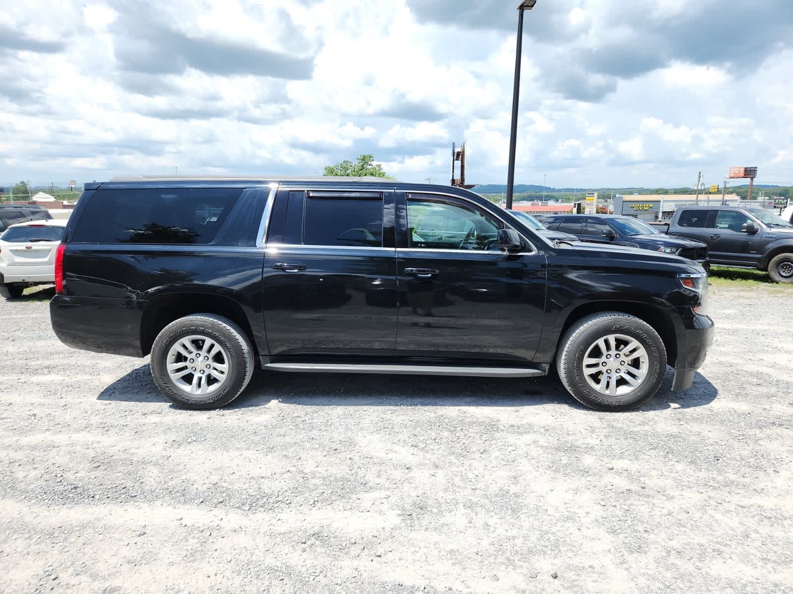 Thumbnail: 2016 Chevrolet Suburban - 6