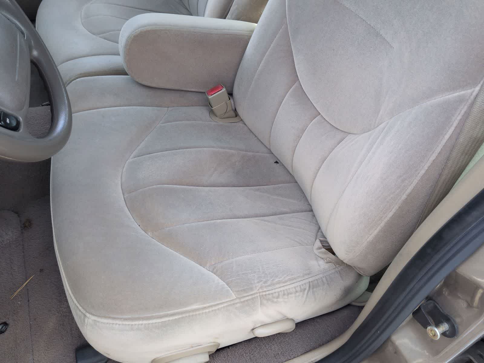 Thumbnail: 2001 Ford Crown Victoria - 16