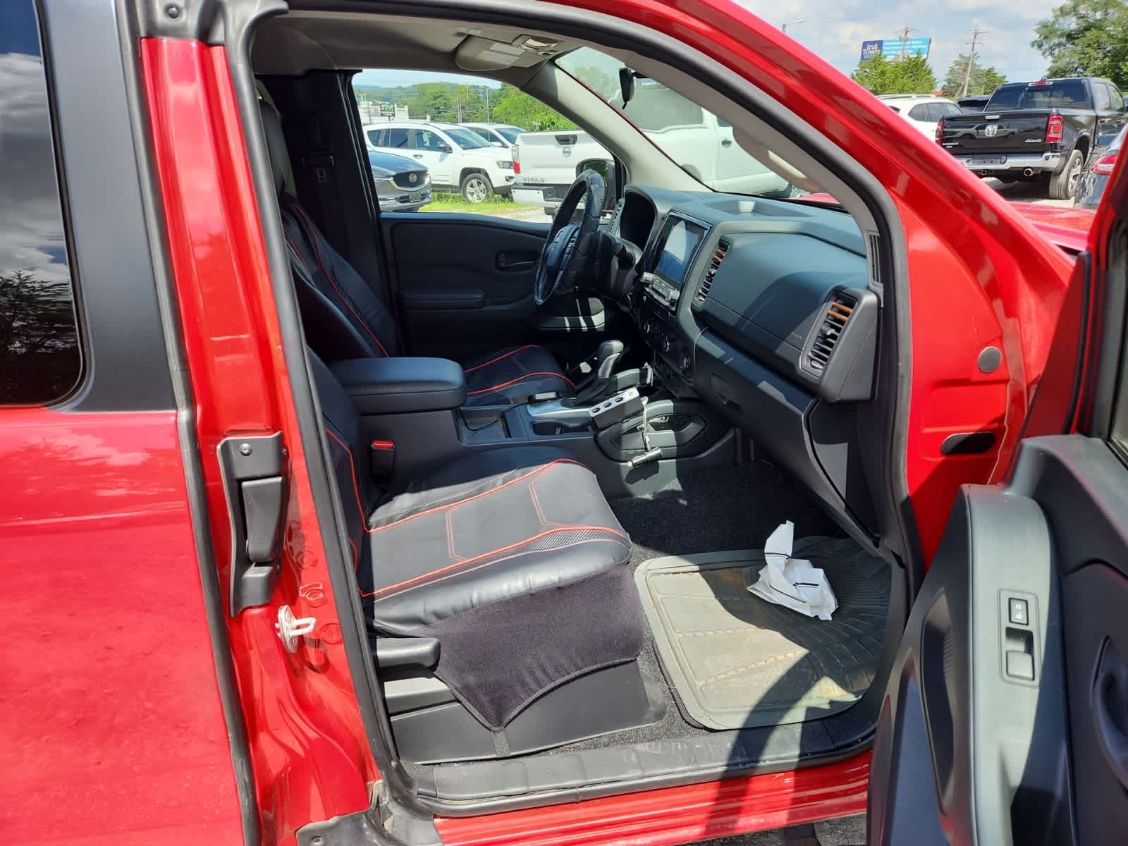 Thumbnail: 2022 Nissan Frontier - 24