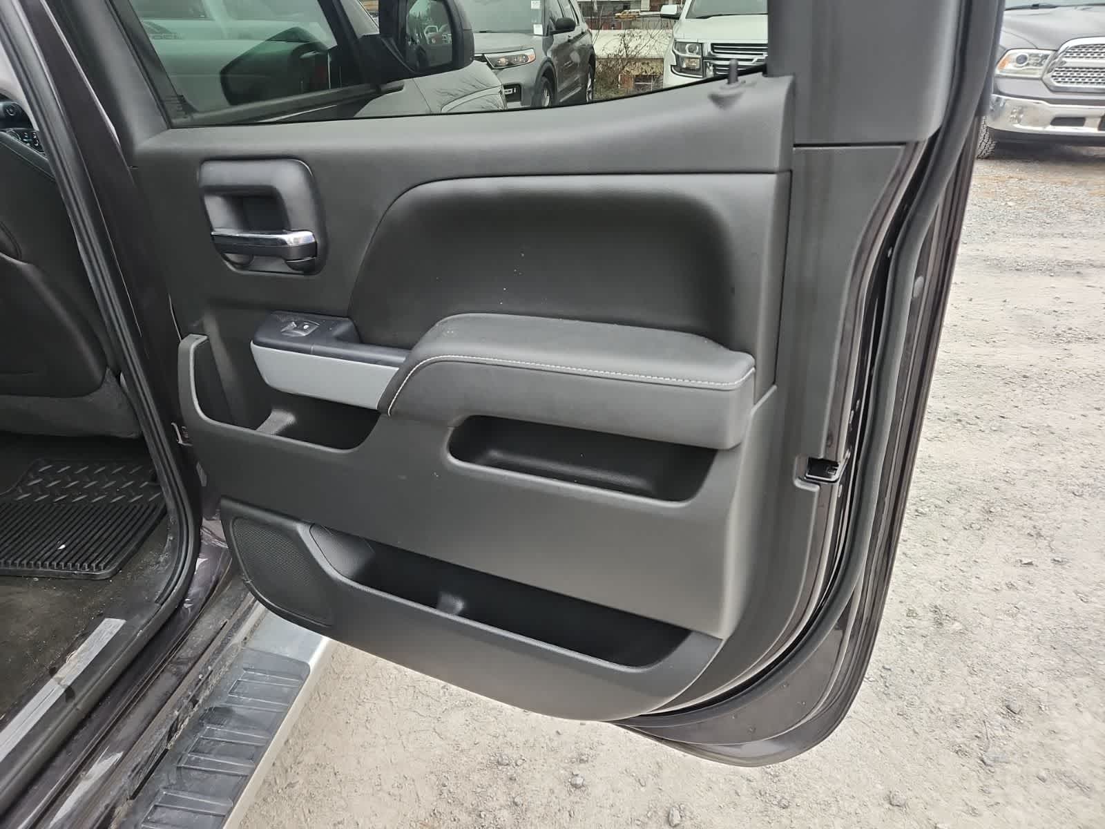 Thumbnail: 2015 Chevrolet Silverado 1500 - 24