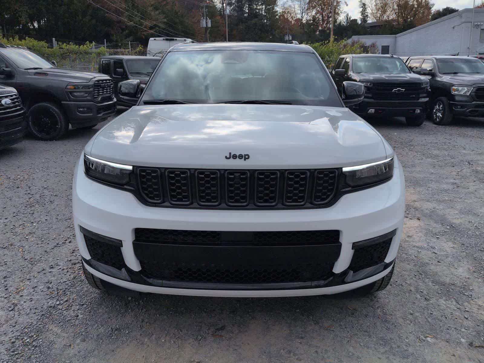 Thumbnail: 2025 Jeep Grand Cherokee L - 3