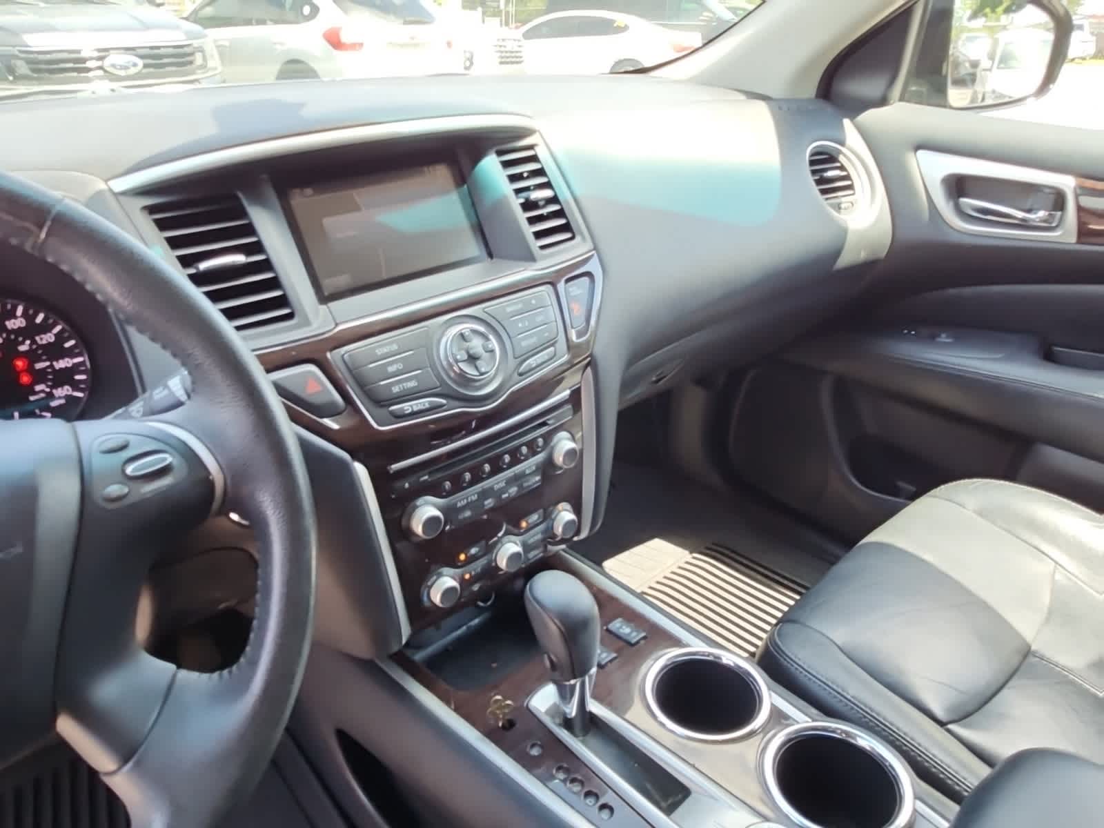 Thumbnail: 2013 Nissan Pathfinder - 10
