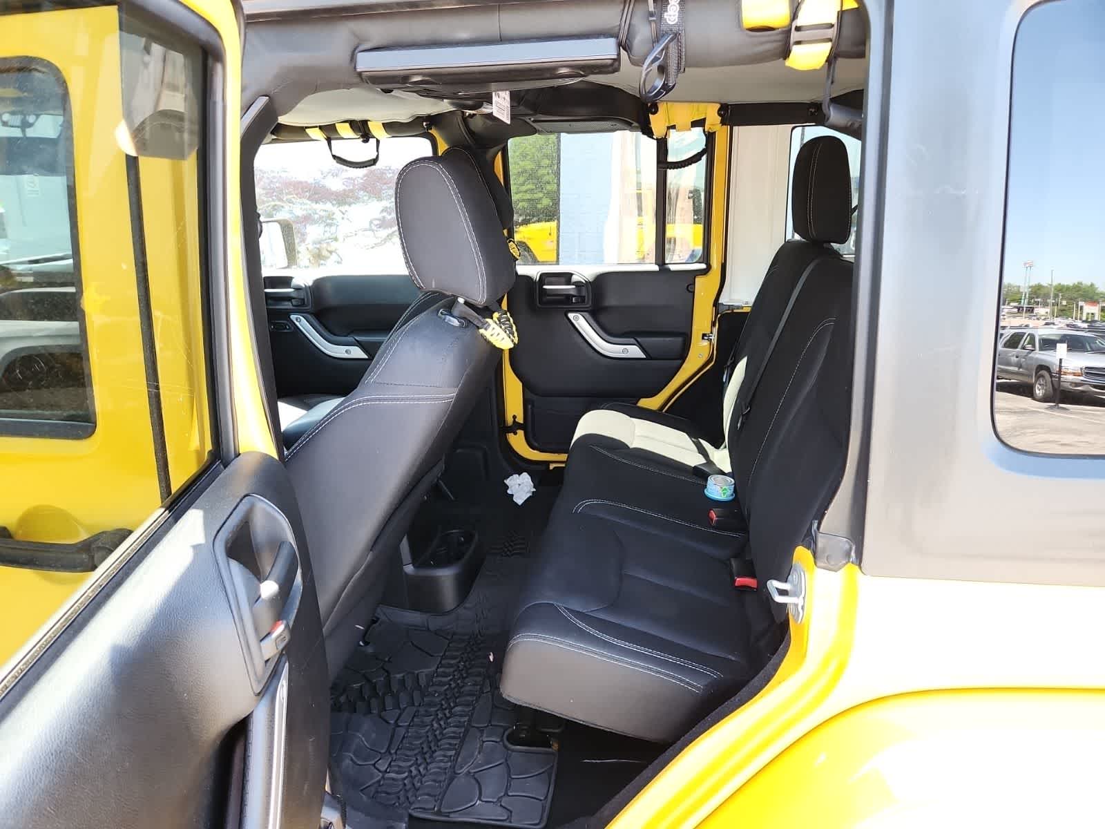 Thumbnail: 2015 Jeep Wrangler - 28
