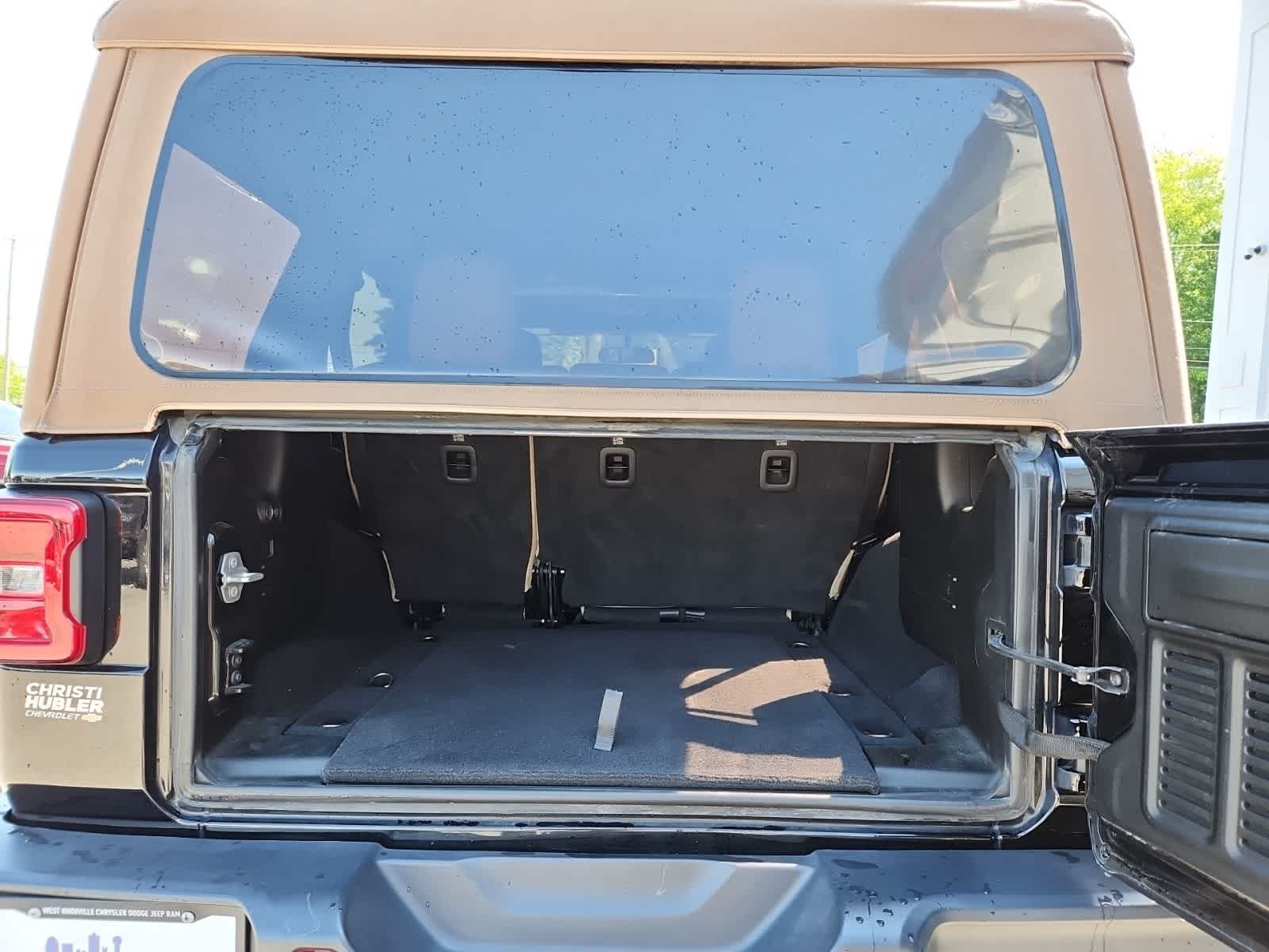 Thumbnail: 2020 Jeep Wrangler - 25