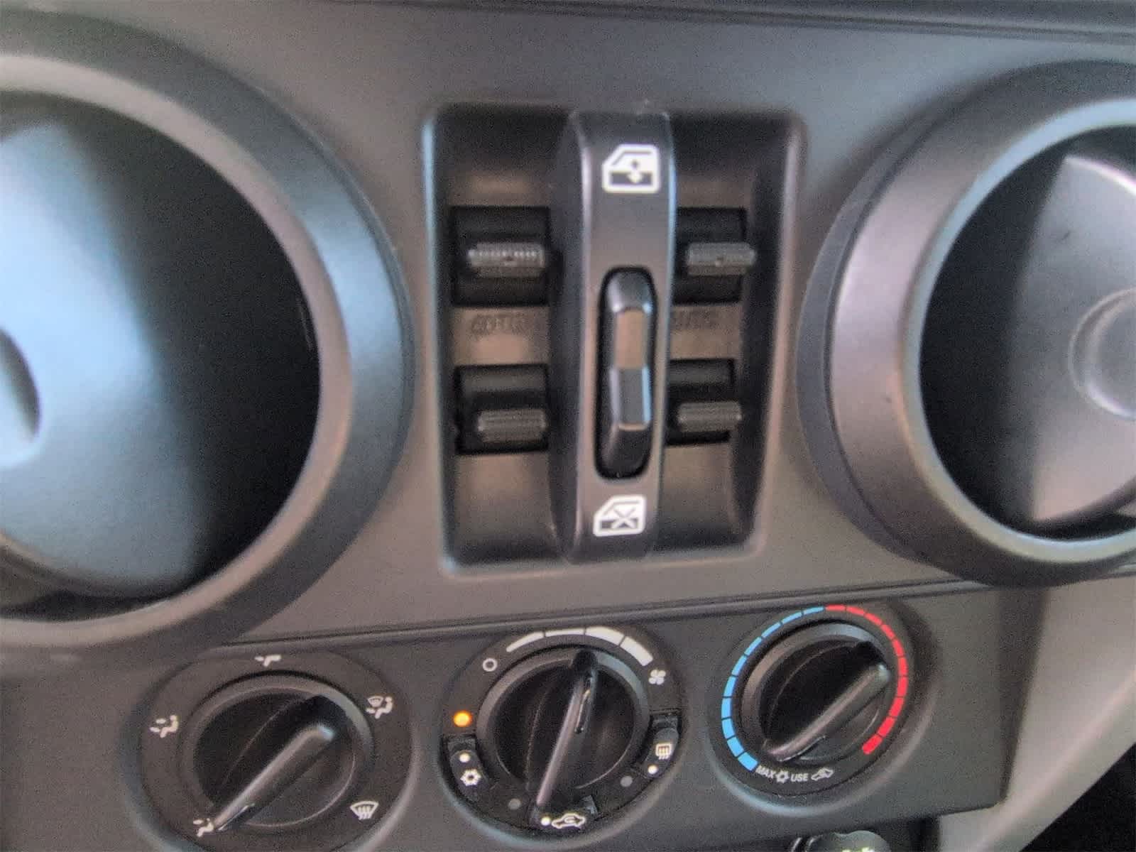 Thumbnail: 2010 Jeep Wrangler - 16