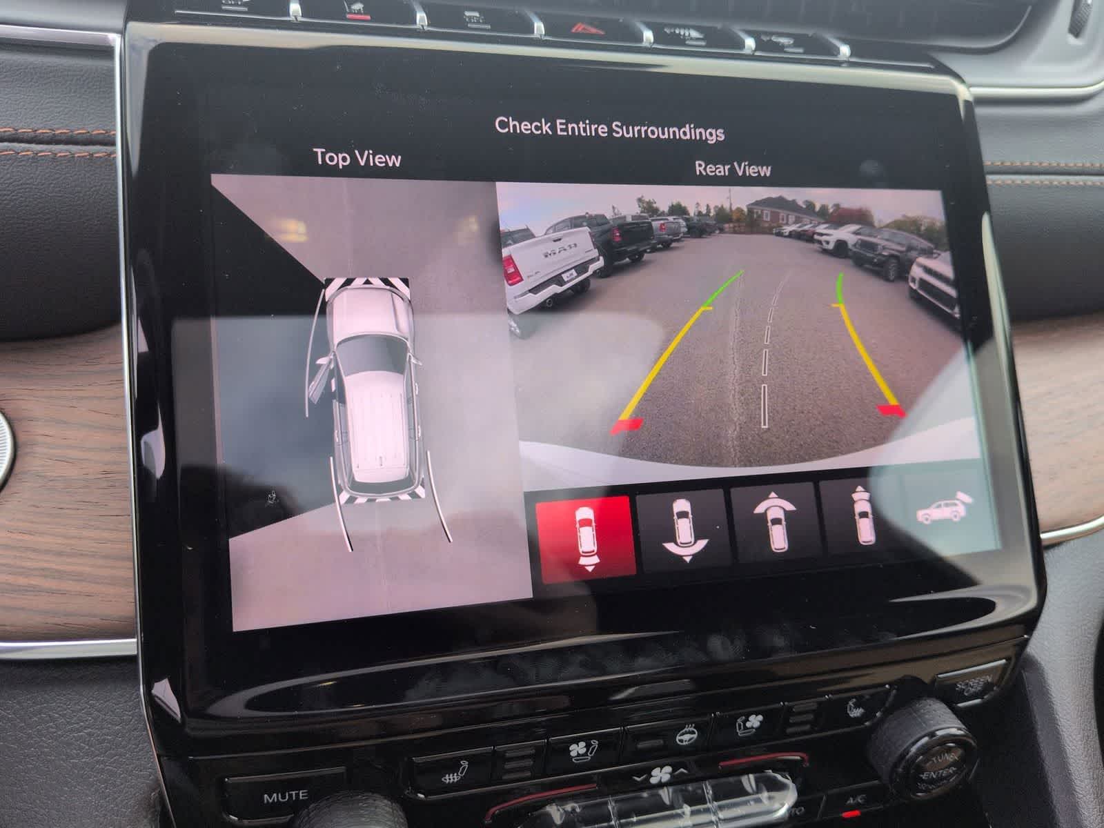 Thumbnail: 2025 Jeep Grand Cherokee - 28