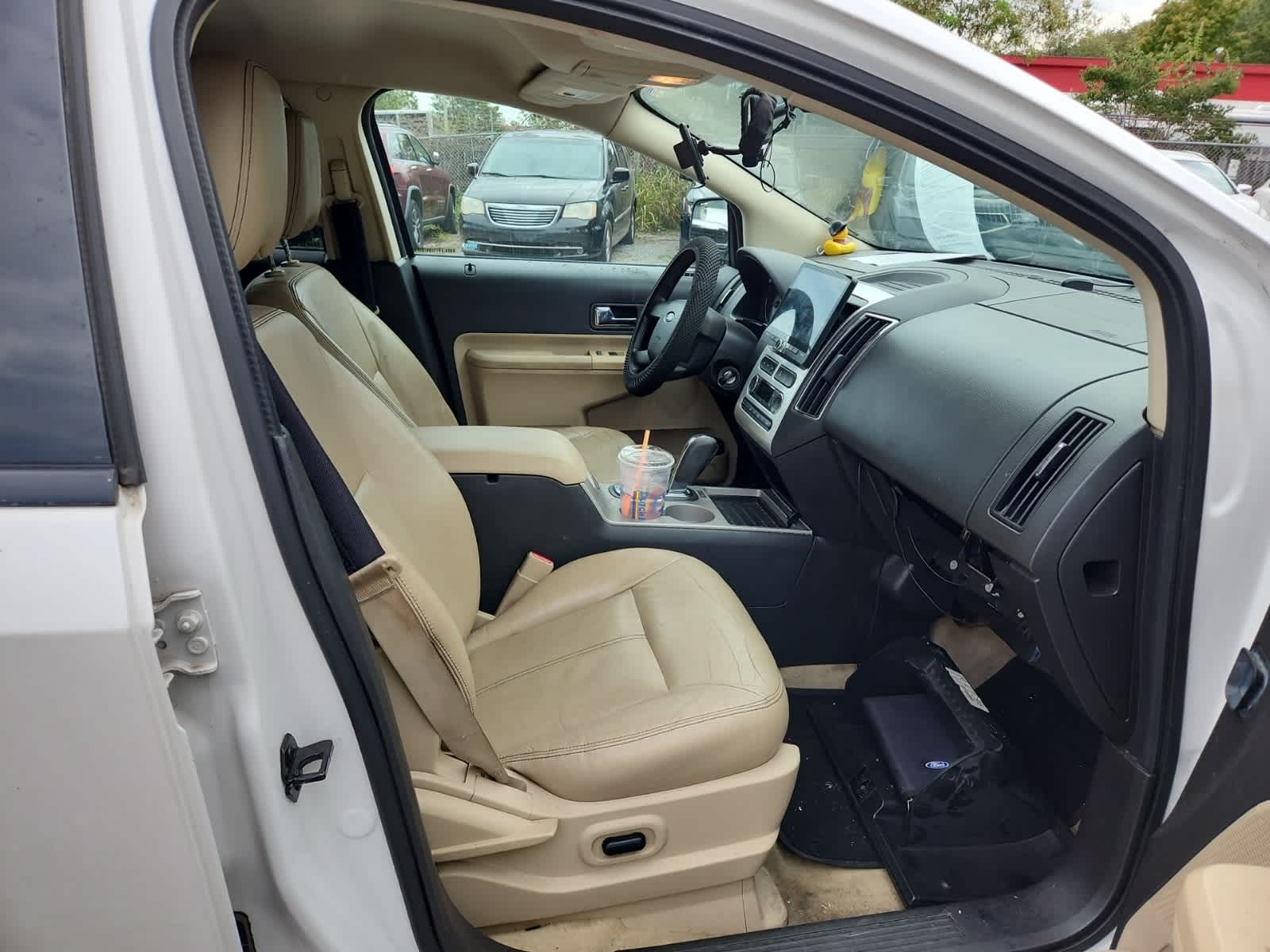 Thumbnail: 2010 Ford Edge - 21