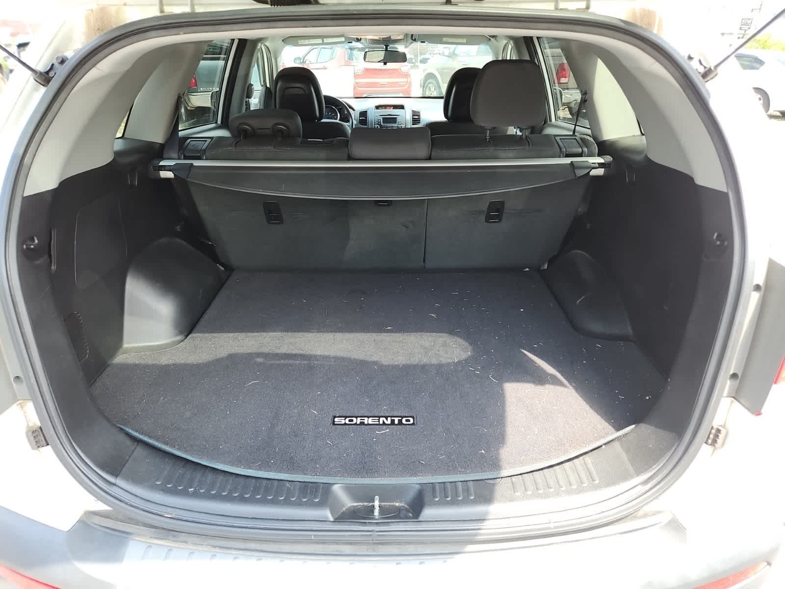 Thumbnail: 2012 Kia Sorento - 25