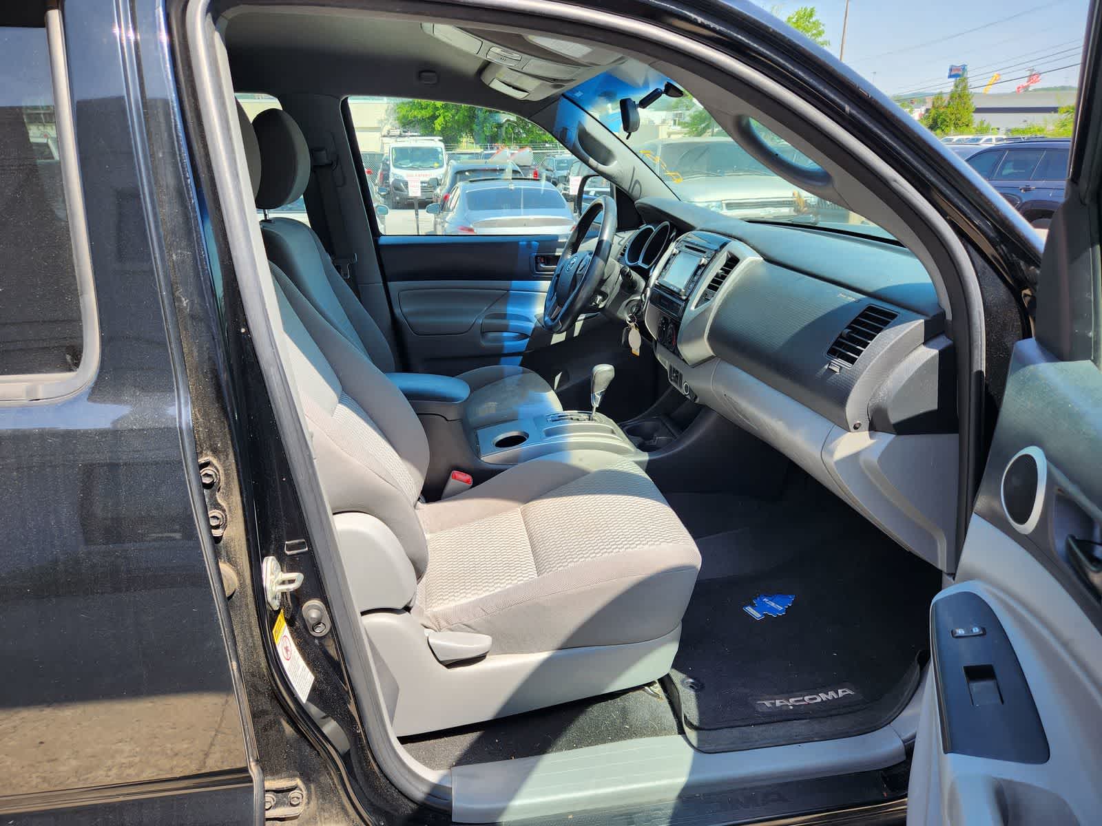 Thumbnail: 2015 Toyota Tacoma - 22