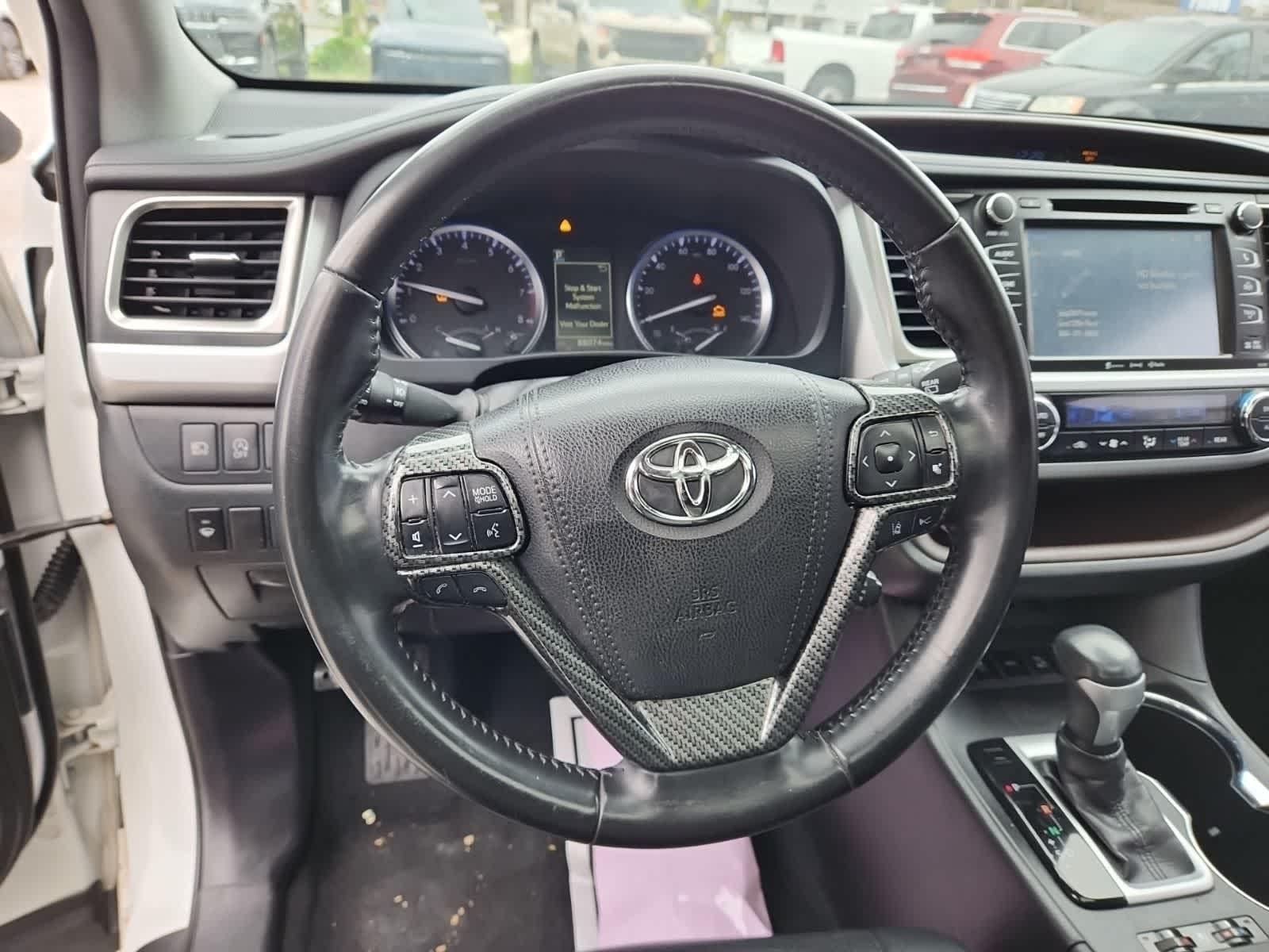 Thumbnail: 2019 Toyota Highlander - 12
