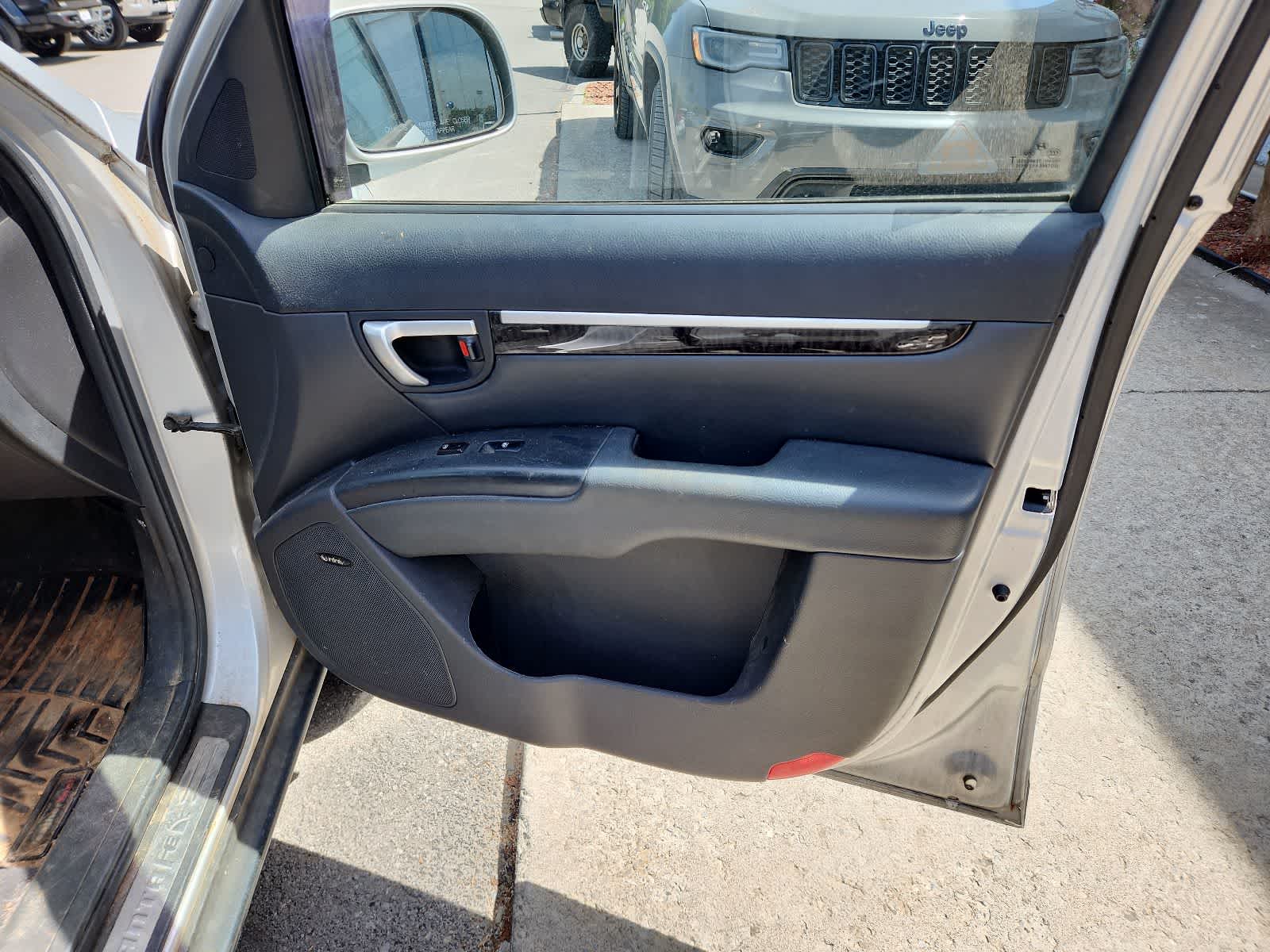 Thumbnail: 2009 Hyundai Santa Fe - 22