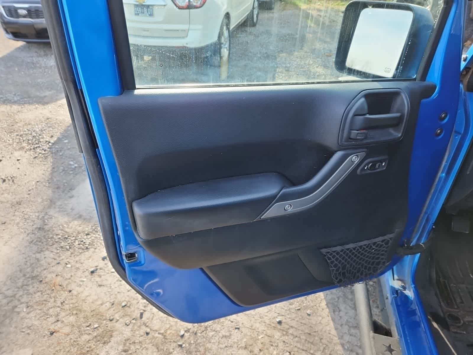 Thumbnail: 2016 Jeep Wrangler - 16