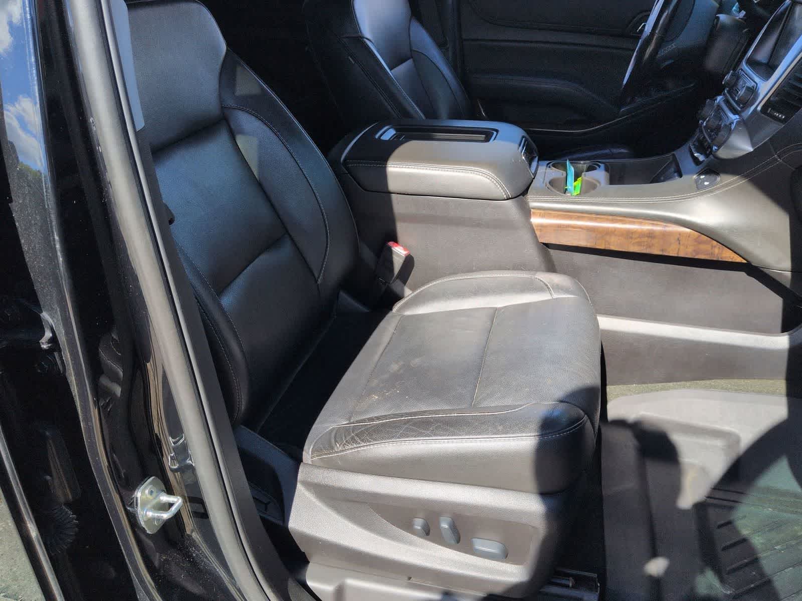 Thumbnail: 2019 Chevrolet Tahoe - 21