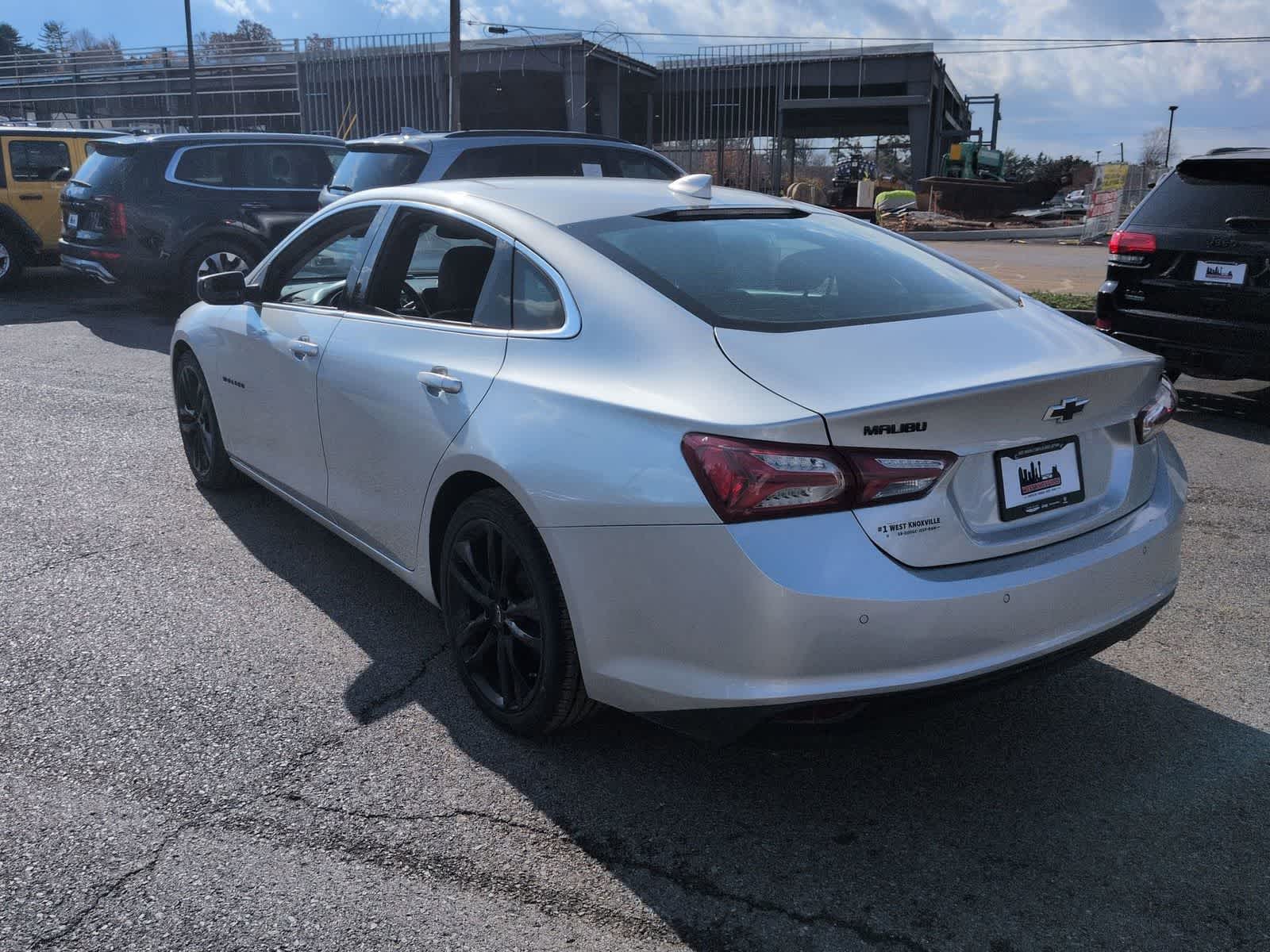 Thumbnail: 2021 Chevrolet Malibu - 6