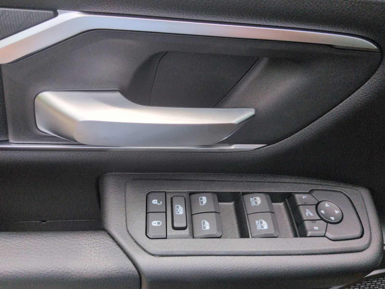 Thumbnail: 2026 RAM 1500 - 17