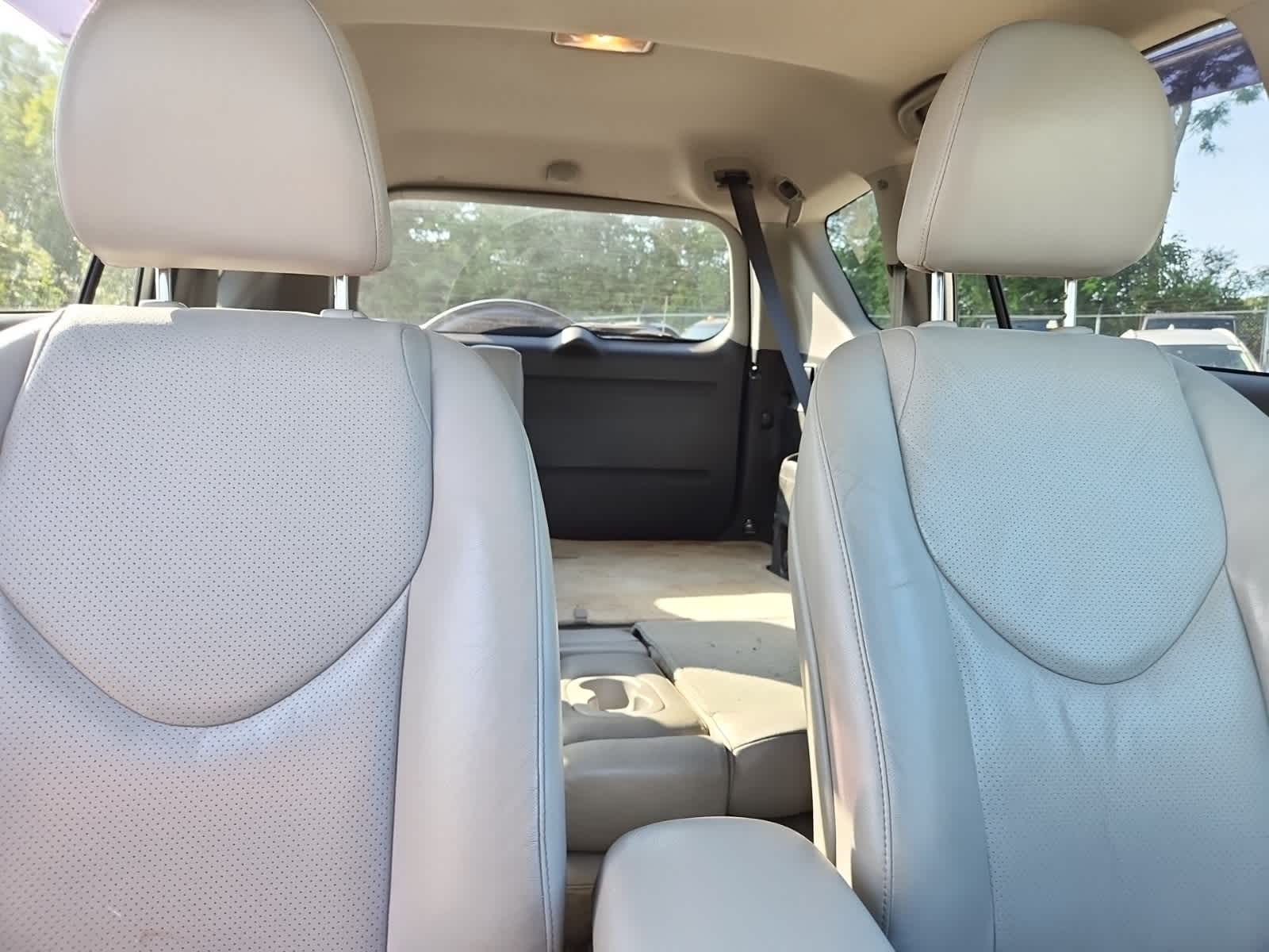 Thumbnail: 2011 Toyota RAV4 - 19