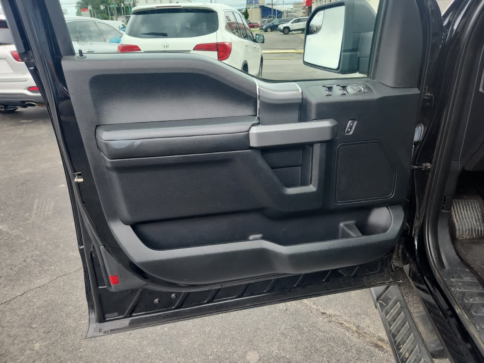 2017 Ford F-150 XLT 16