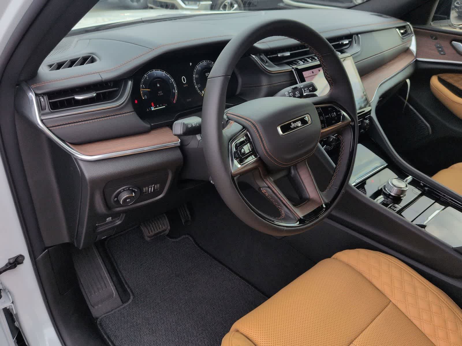 Thumbnail: 2025 Jeep Grand Cherokee - 10