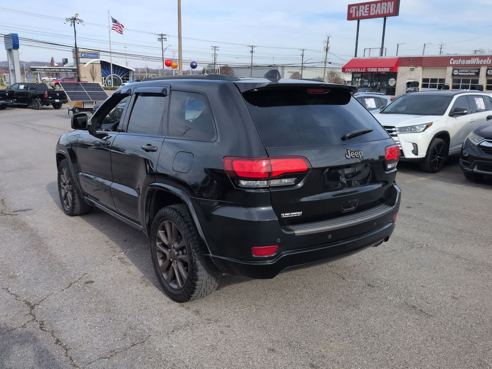 Thumbnail: 2016 Jeep Grand Cherokee - 6