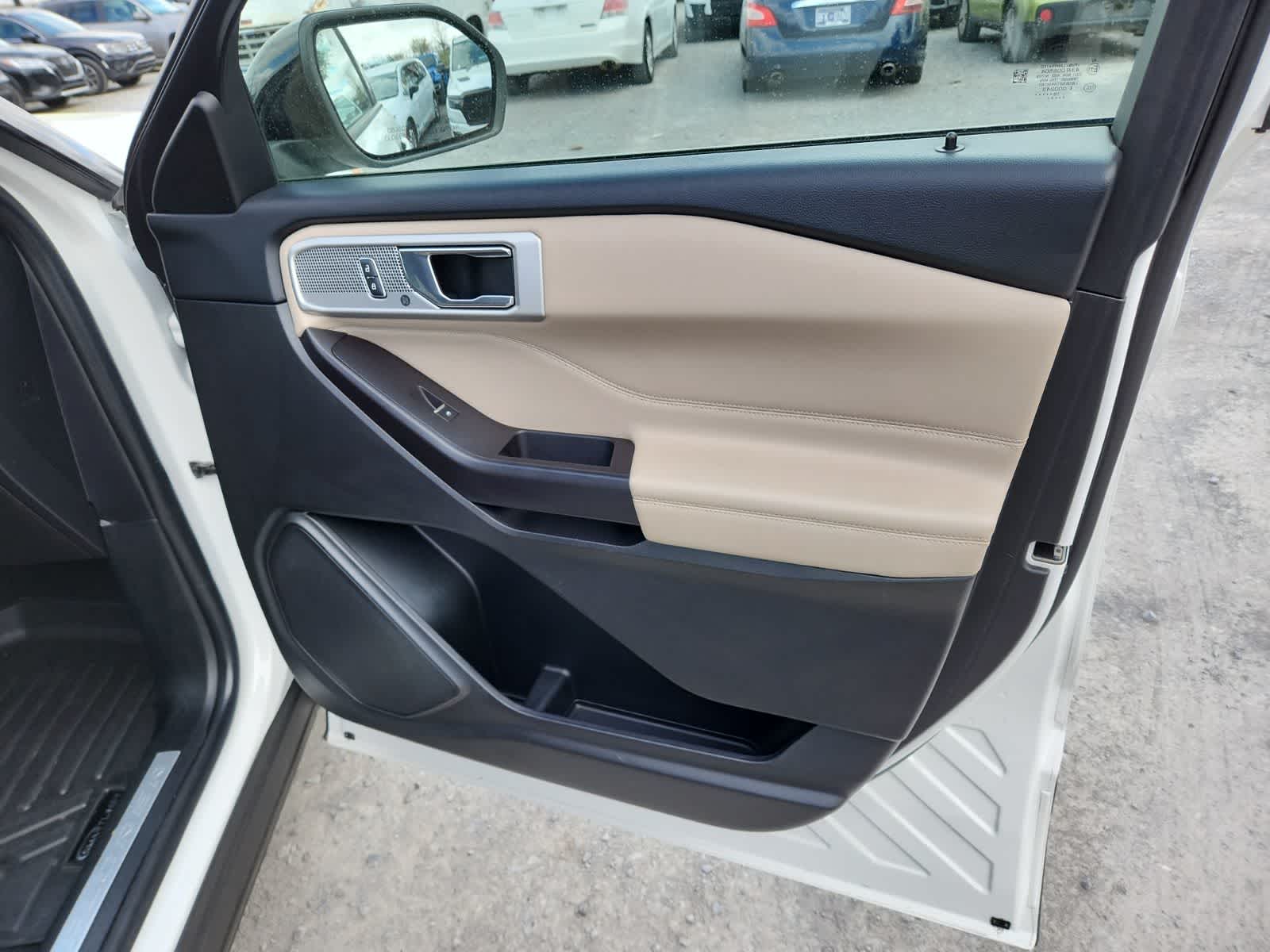 Thumbnail: 2020 Ford Explorer - 25