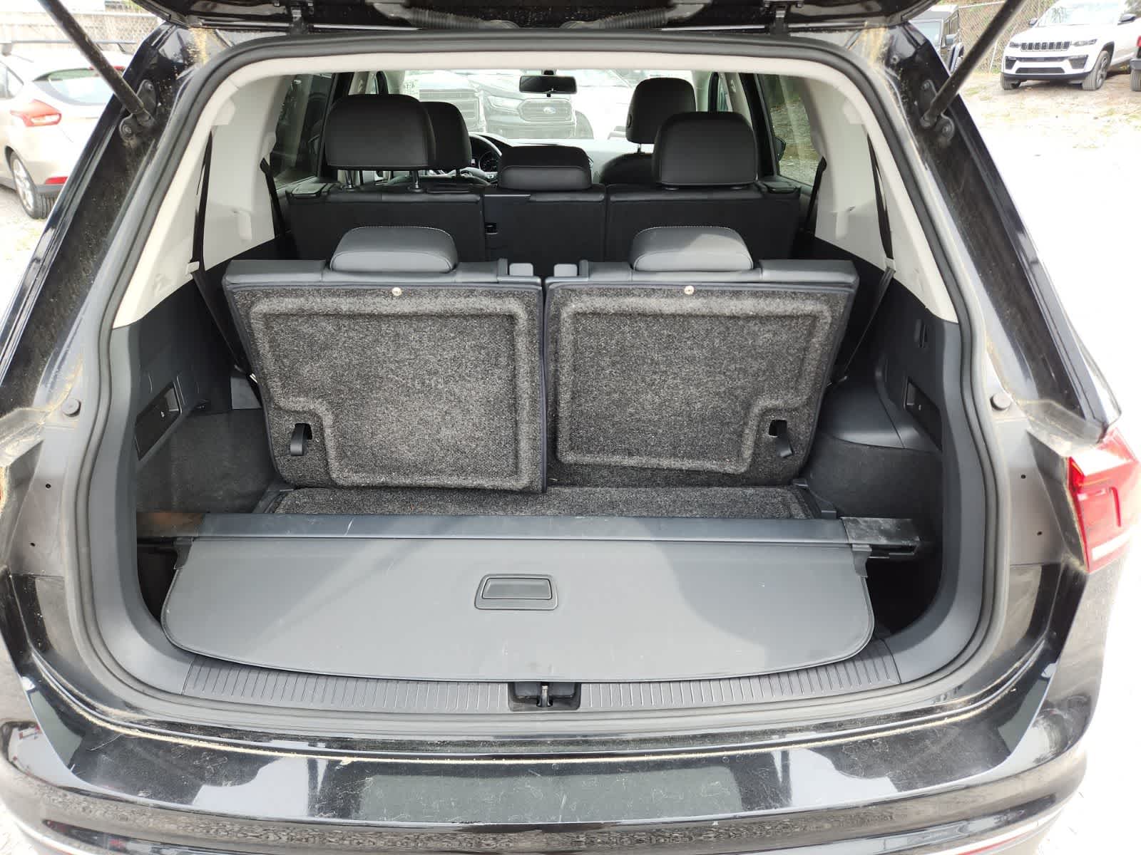 Thumbnail: 2020 Volkswagen Tiguan - 24