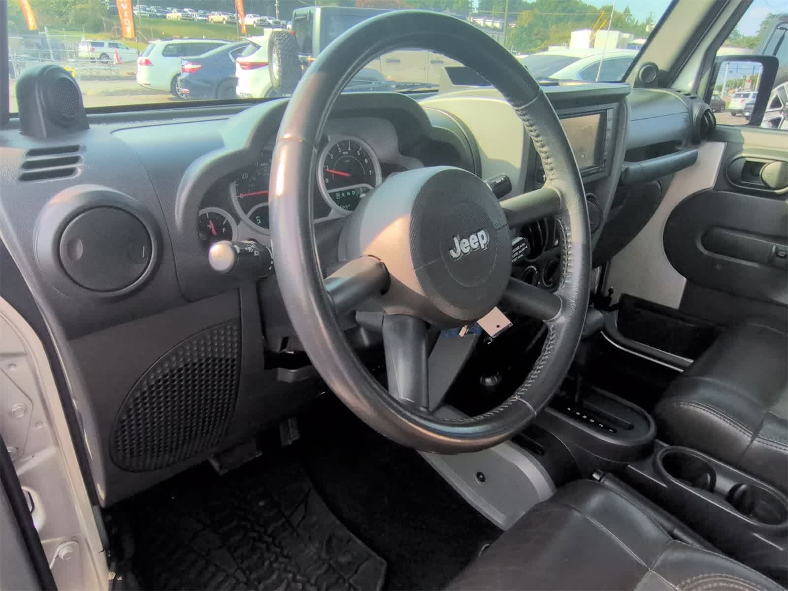 Thumbnail: 2010 Jeep Wrangler - 10